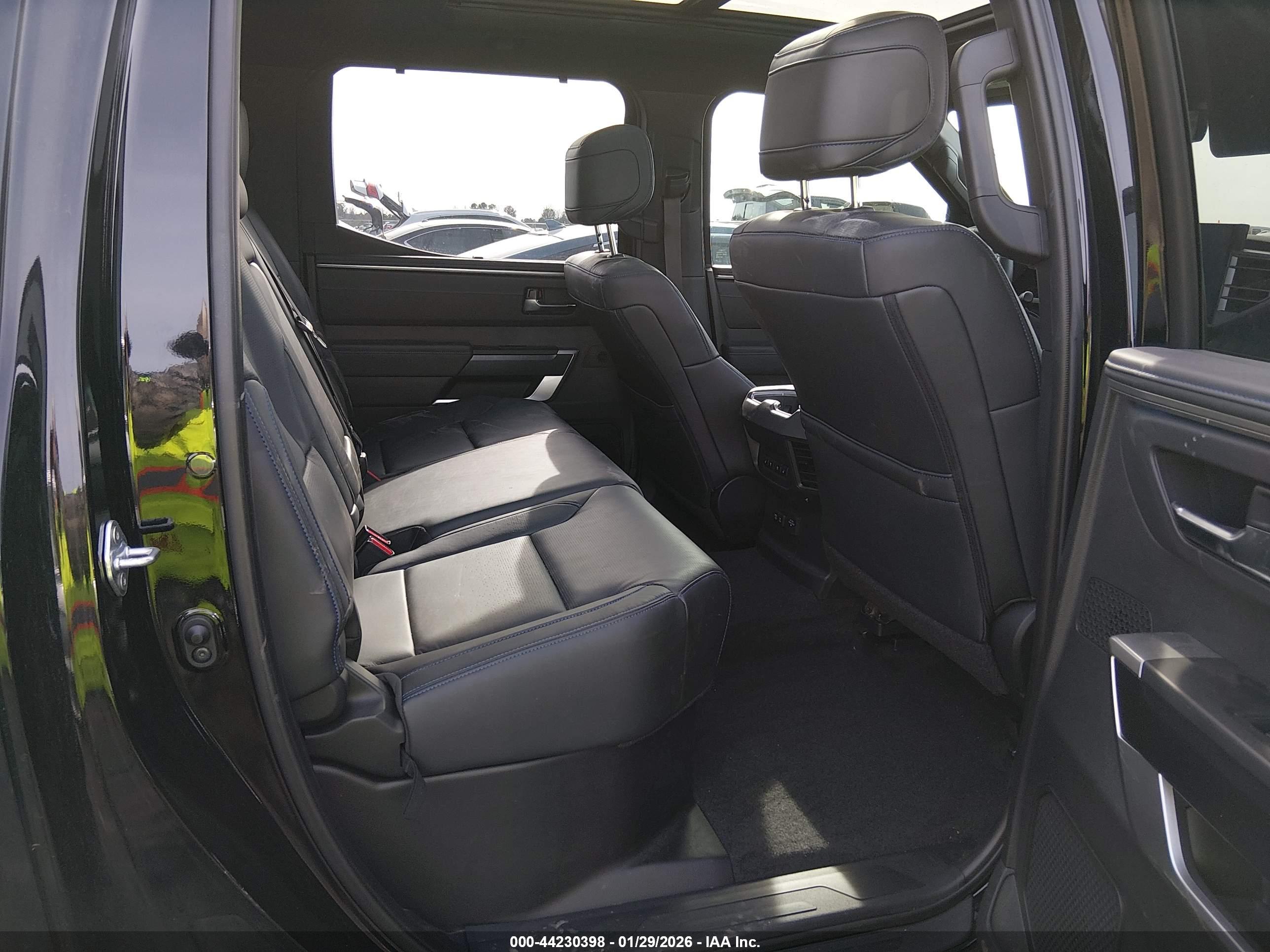 TOYOTA TUNDRA image 8