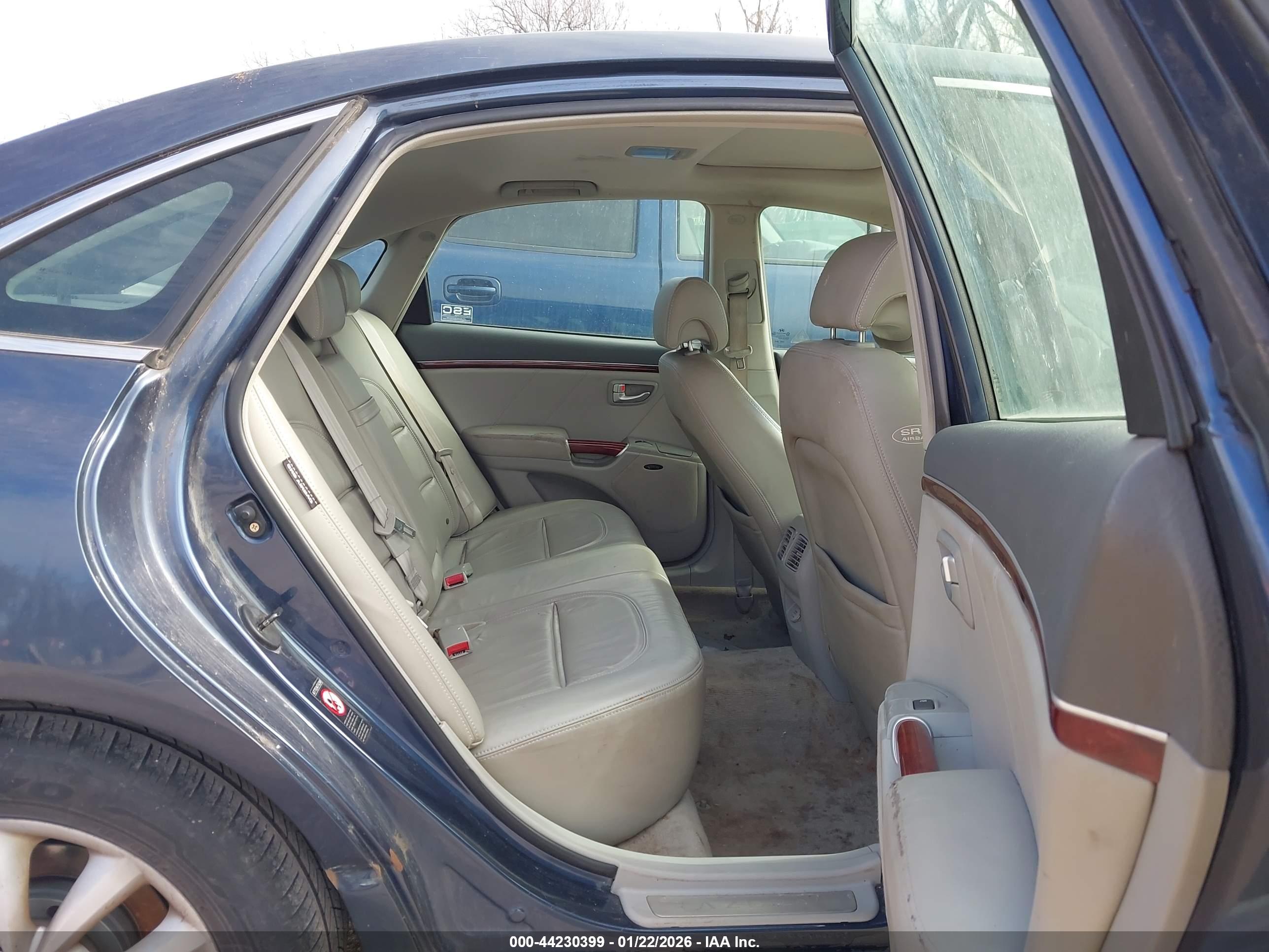 HYUNDAI AZERA image 8