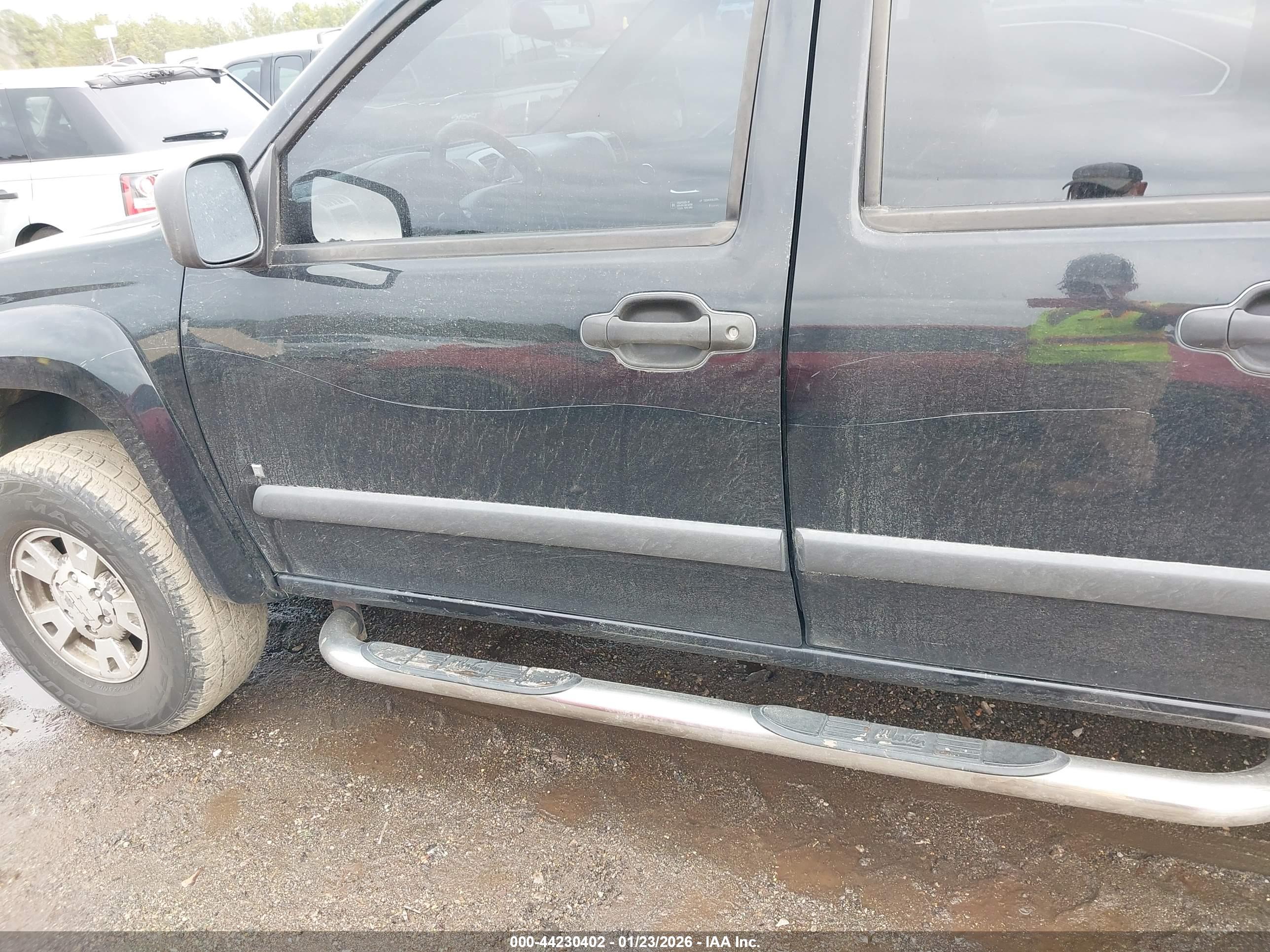CHEVROLET COLORADO image 6