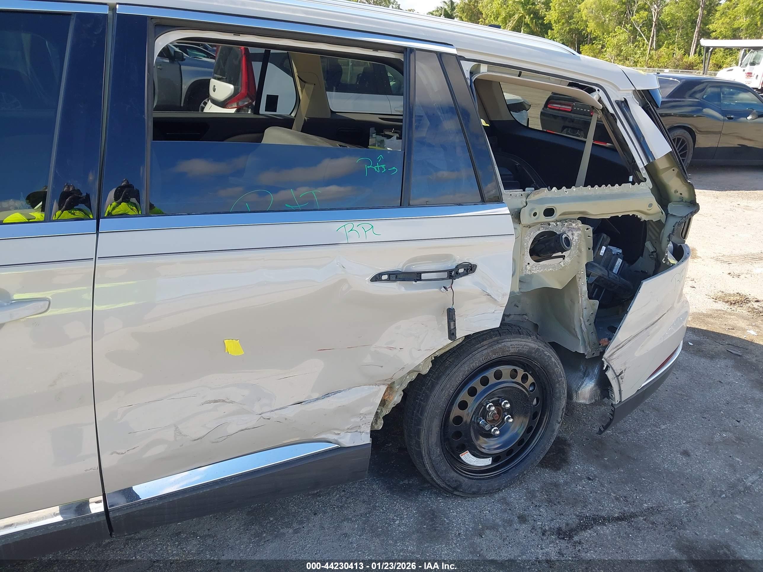LINCOLN AVIATOR image 6