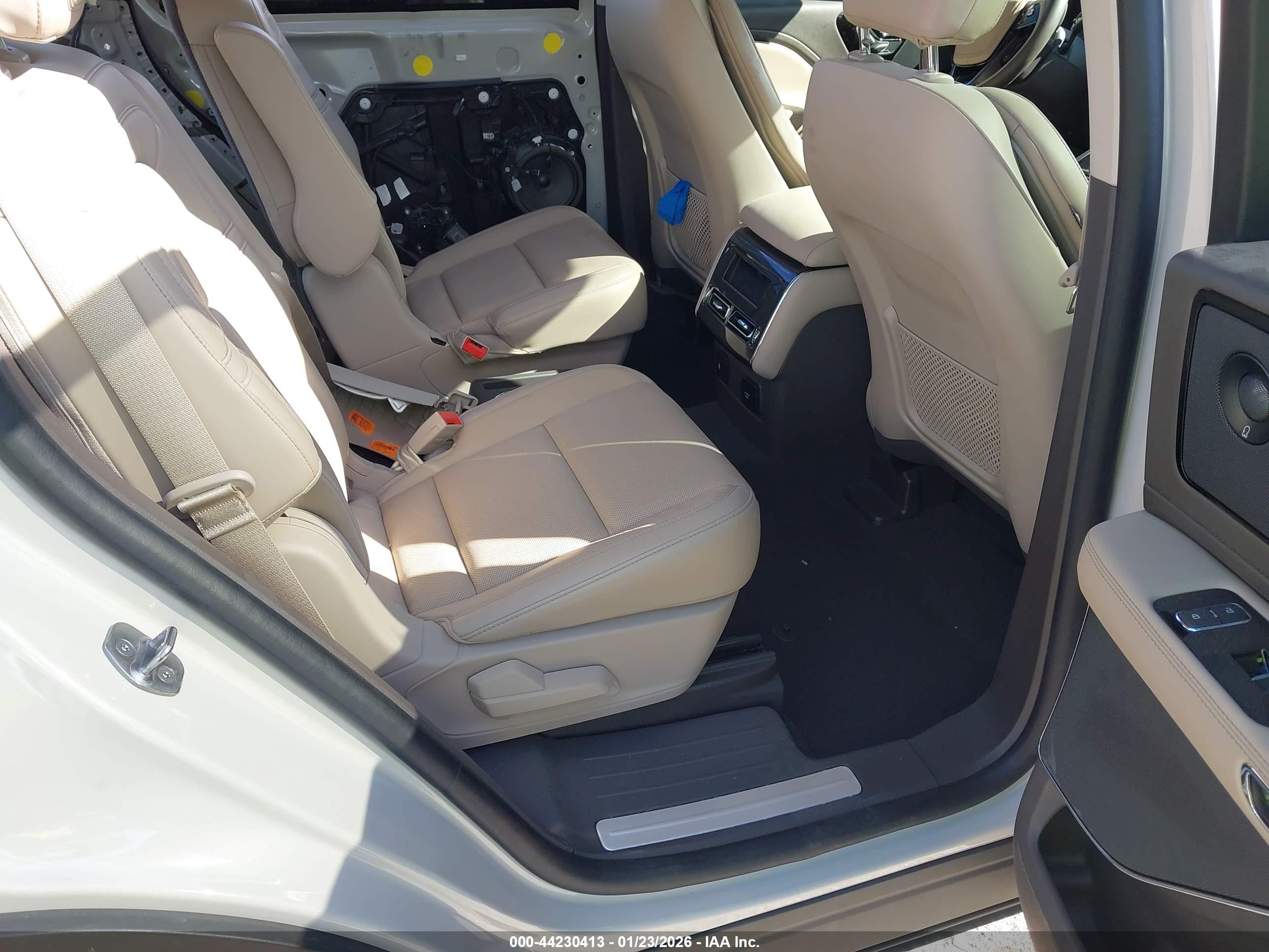 LINCOLN AVIATOR image 8