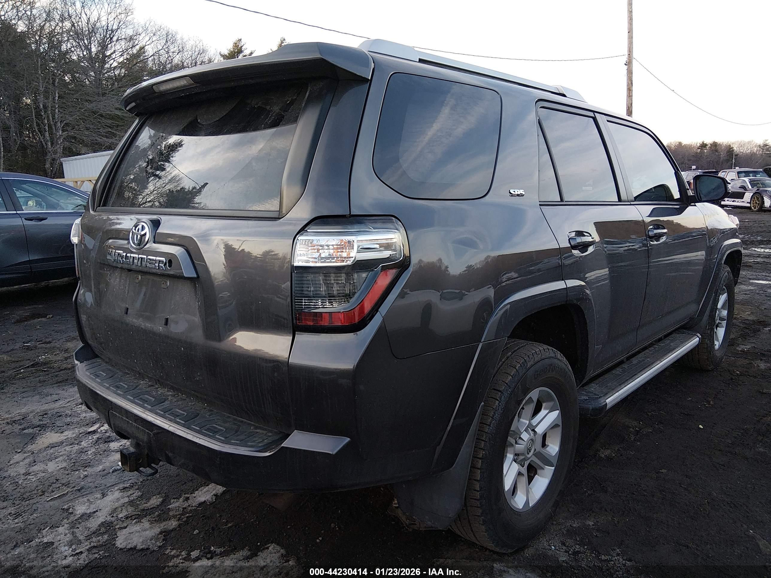 TOYOTA 4RUNNER image 4