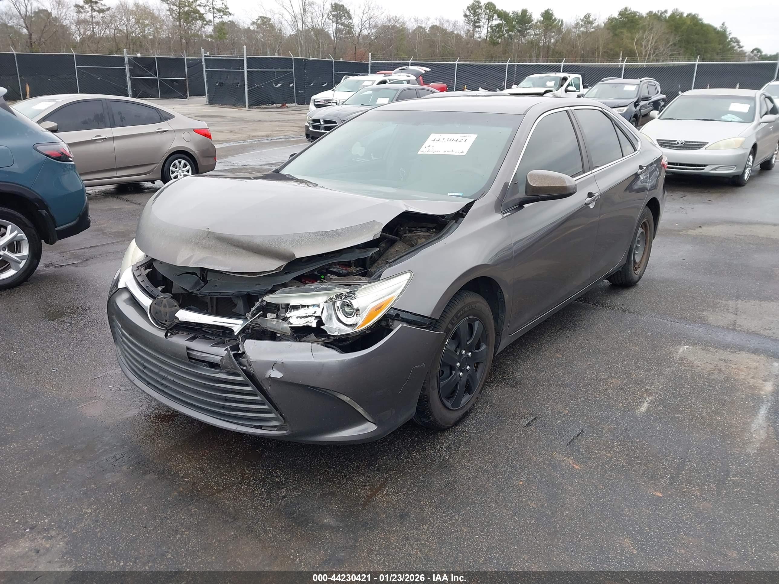 TOYOTA CAMRY image 2