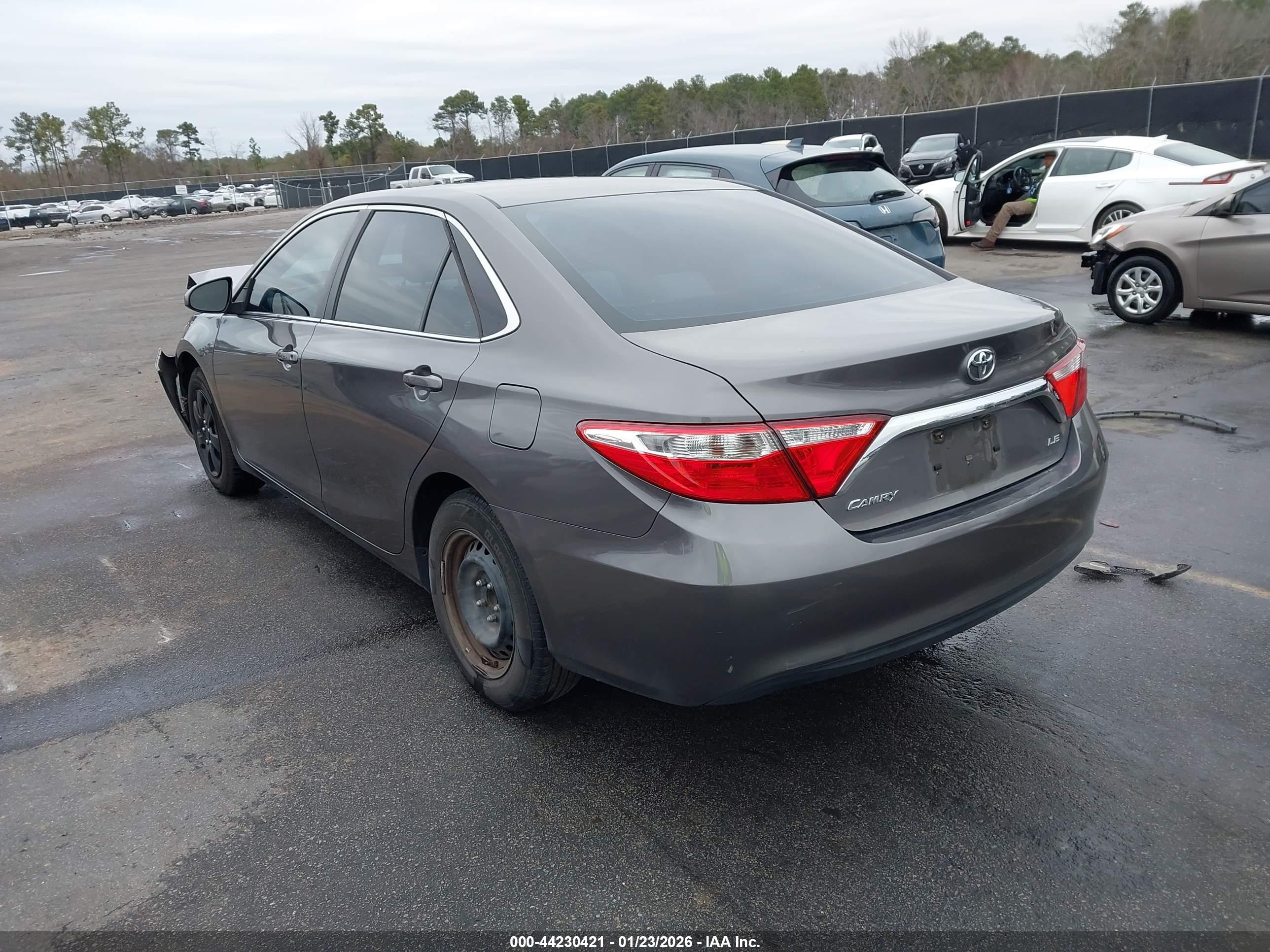 TOYOTA CAMRY image 3