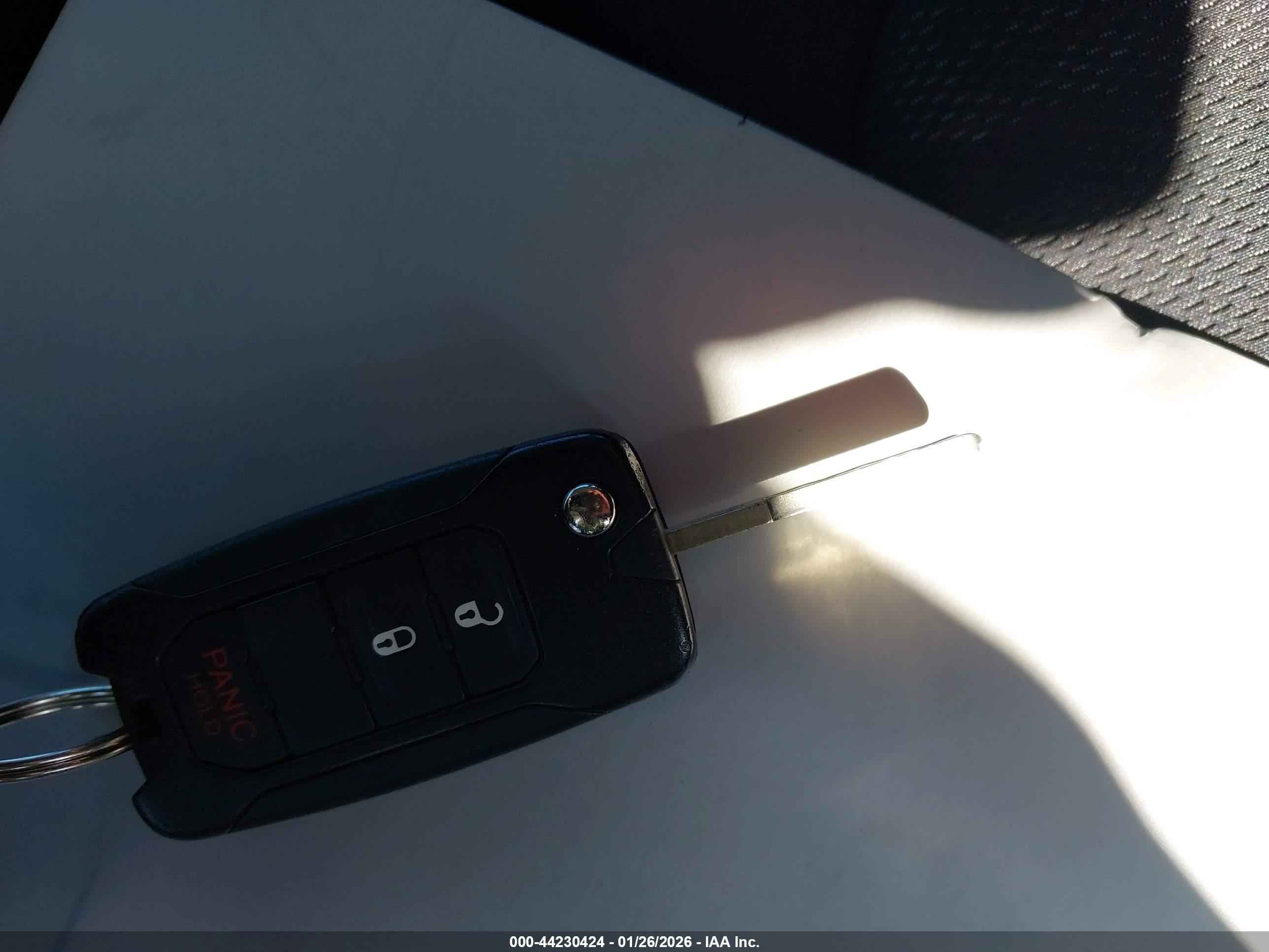 JEEP RENEGADE image 11