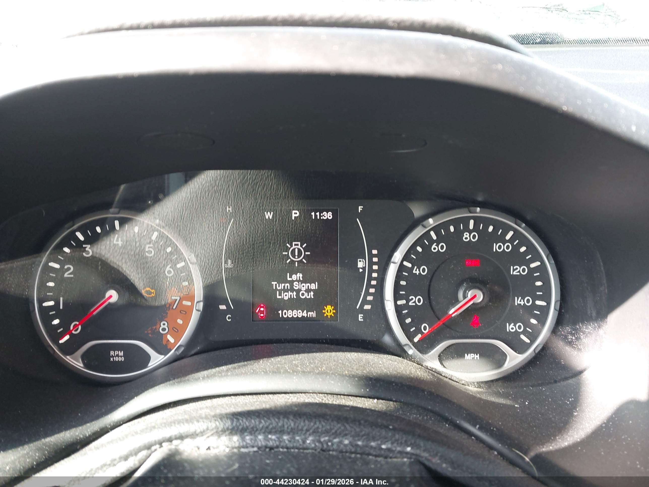 JEEP RENEGADE image 7