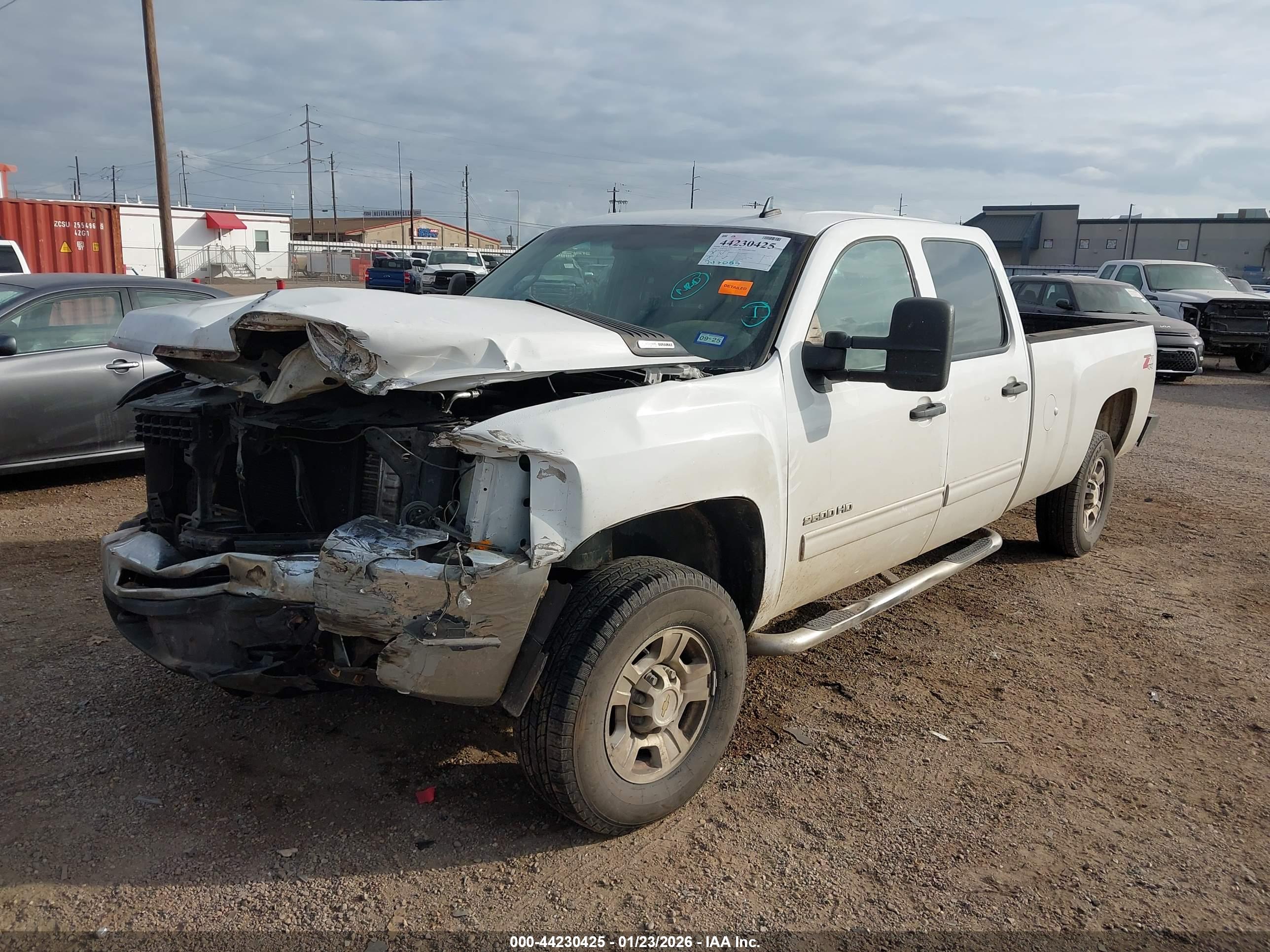 CHEVROLET SILVERADO image 2