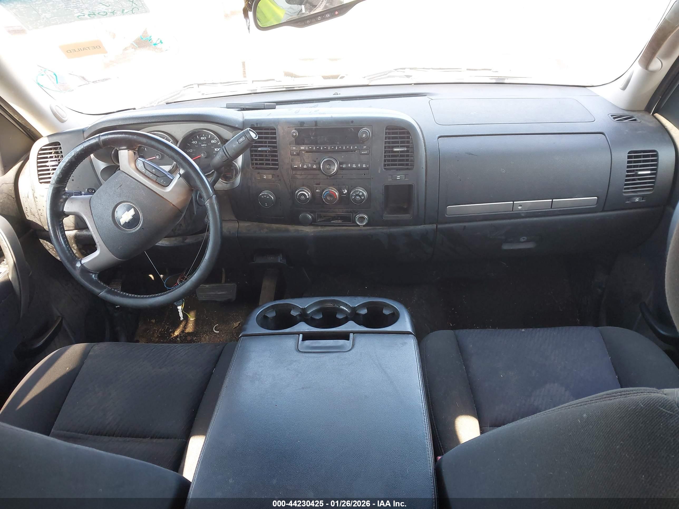 CHEVROLET SILVERADO image 5