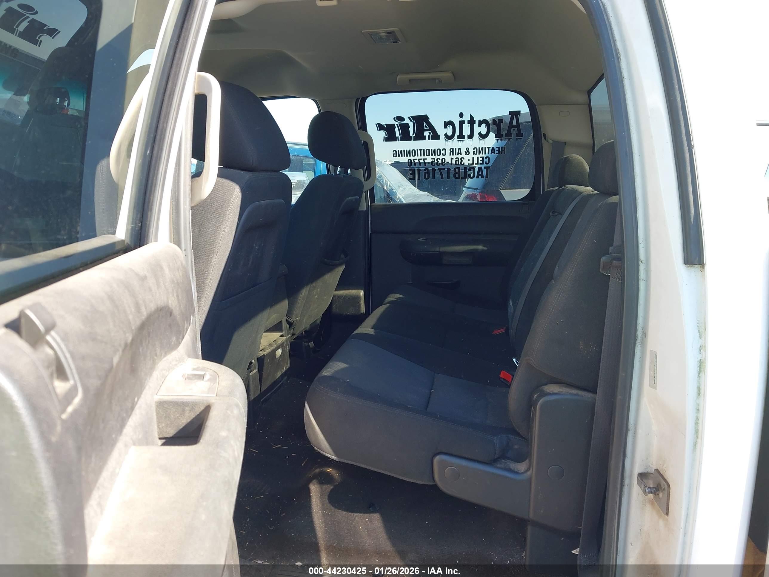CHEVROLET SILVERADO image 8