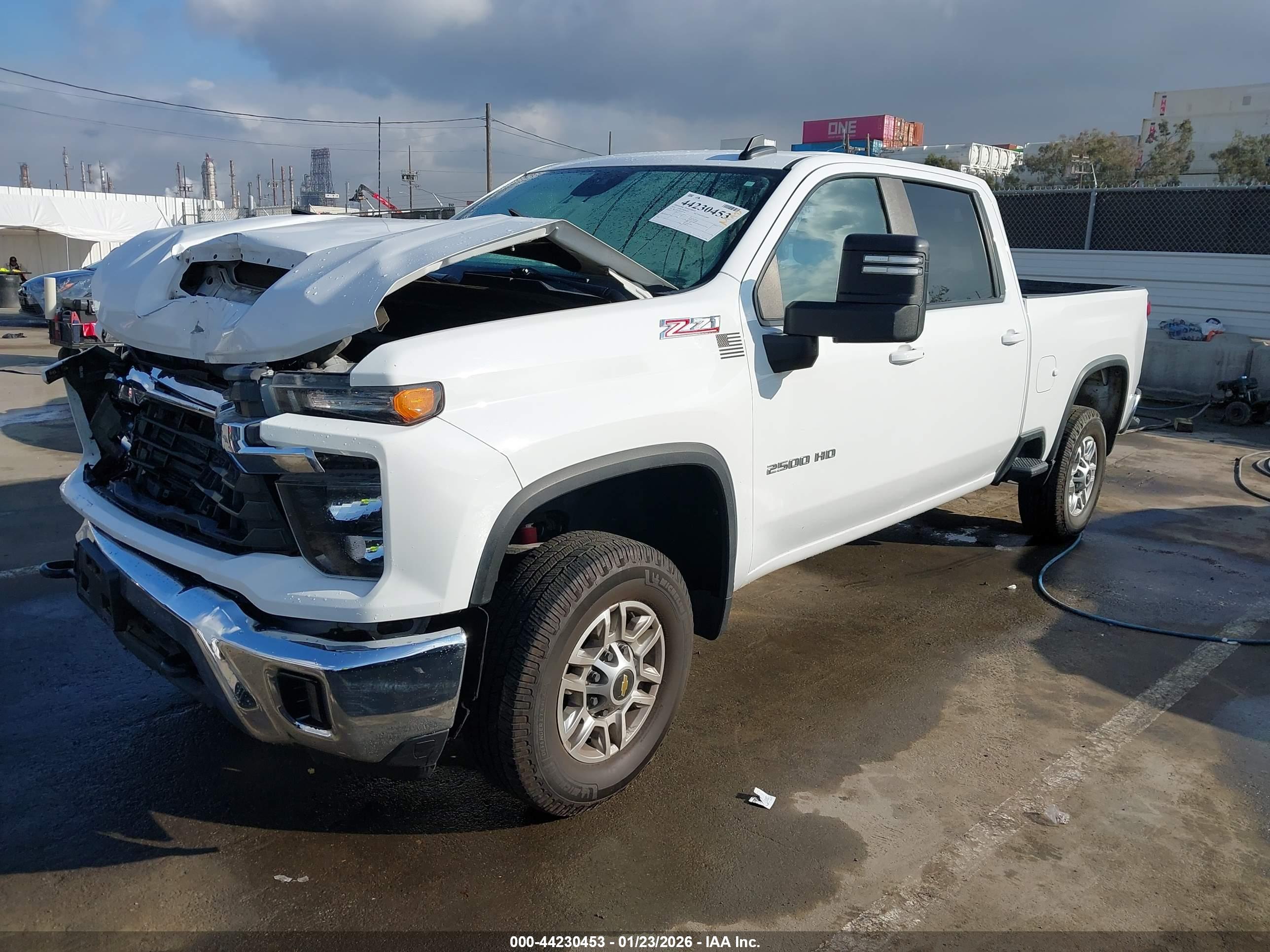 CHEVROLET SILVERADO image 2