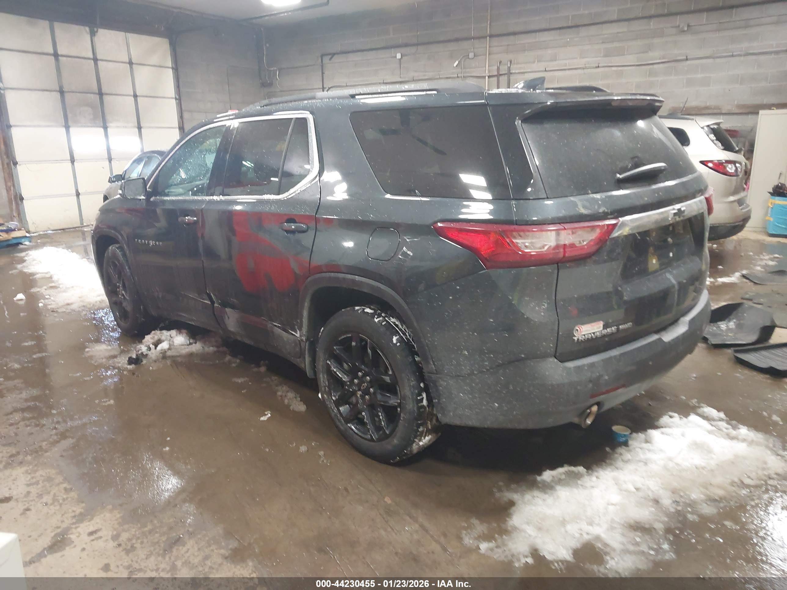 CHEVROLET TRAVERSE image 3