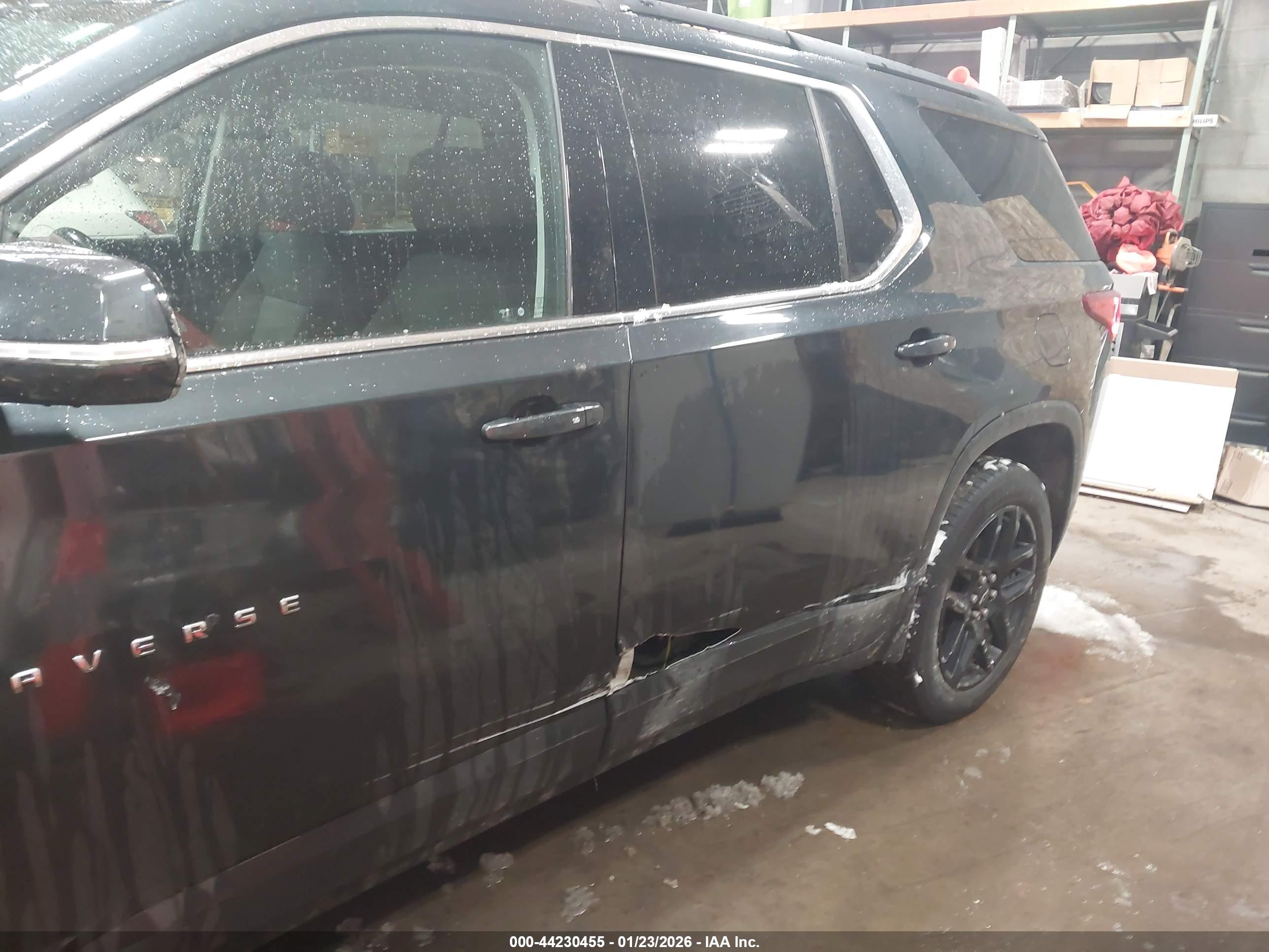 CHEVROLET TRAVERSE image 6