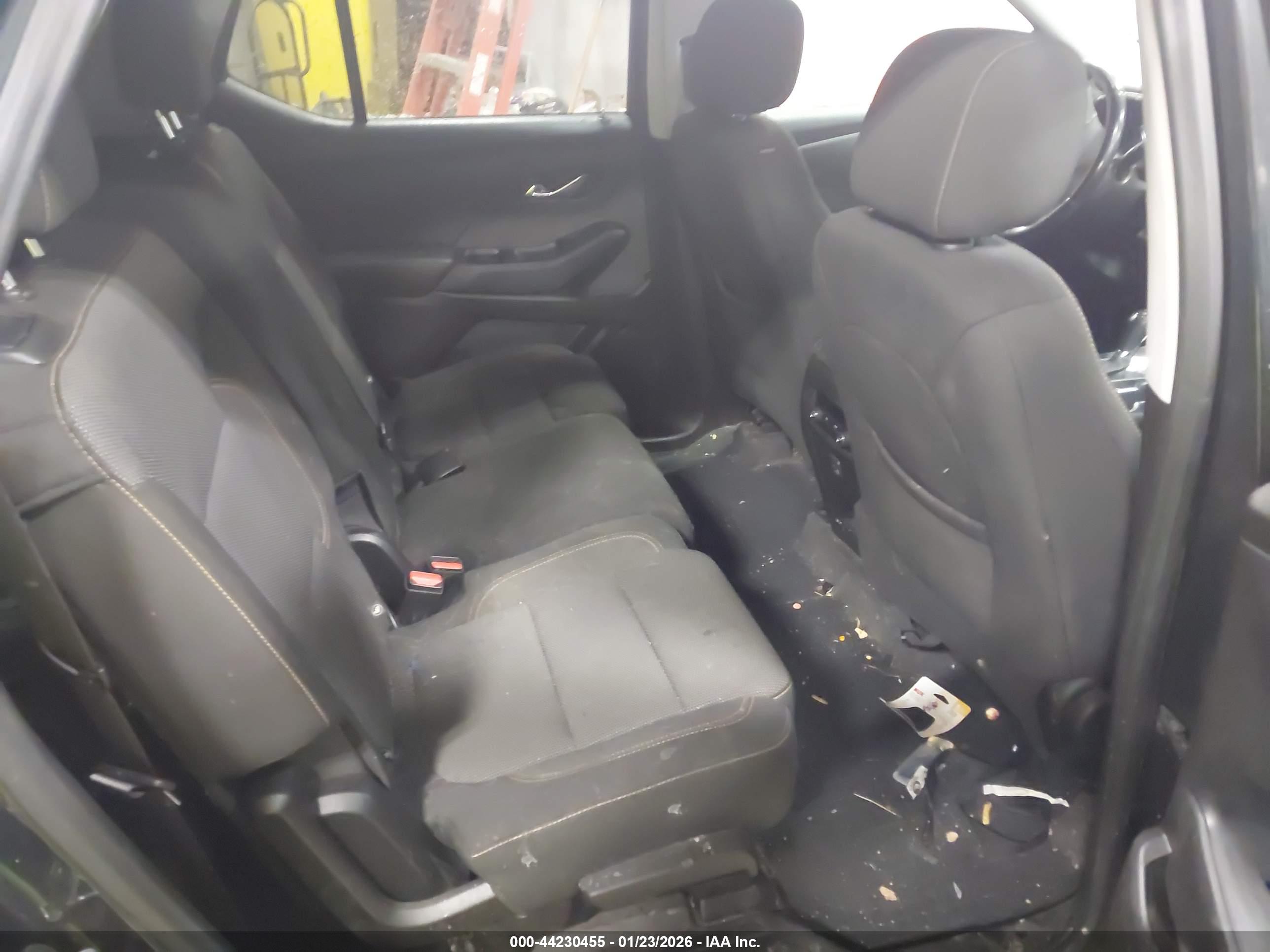 CHEVROLET TRAVERSE image 8