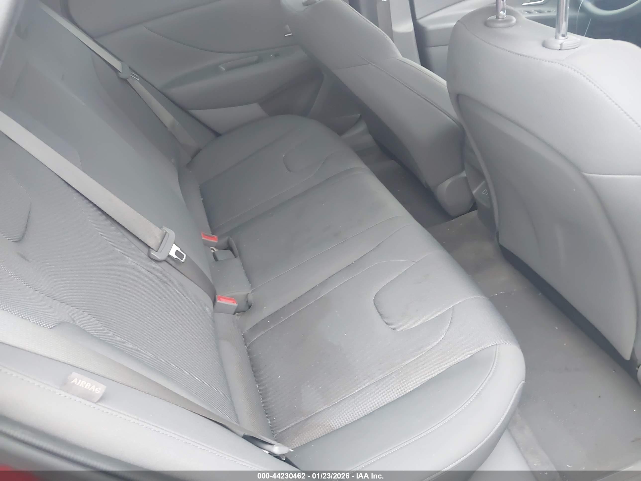 HYUNDAI ELANTRA image 8