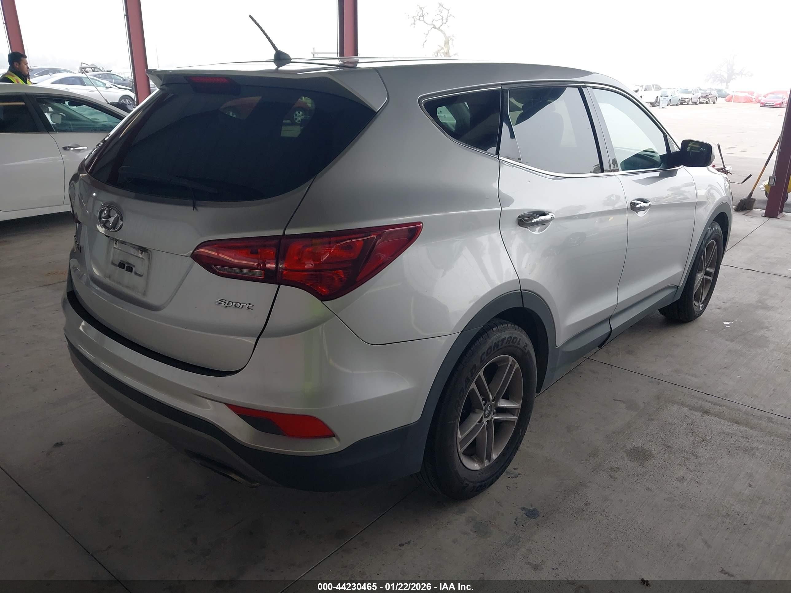 HYUNDAI SANTA image 4