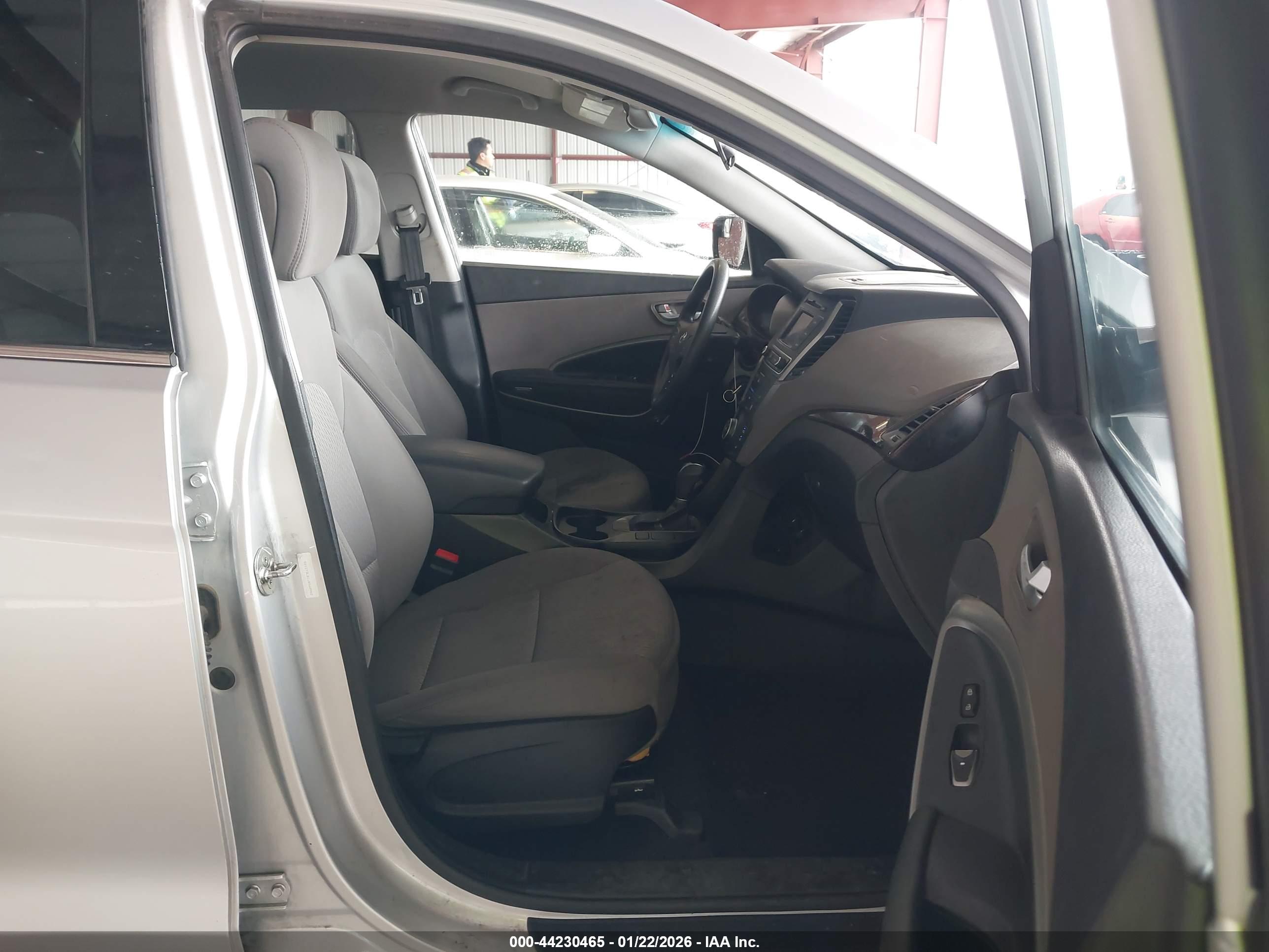 HYUNDAI SANTA image 5