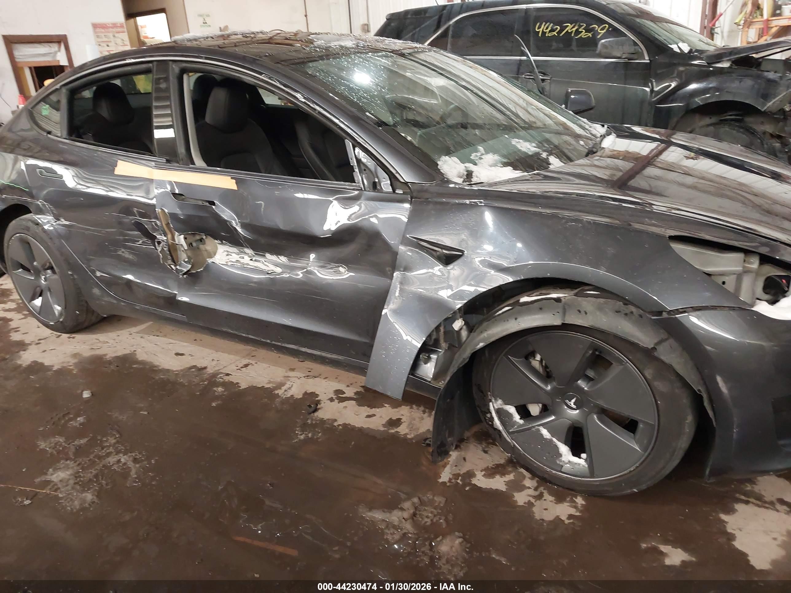 TESLA MODEL image 6