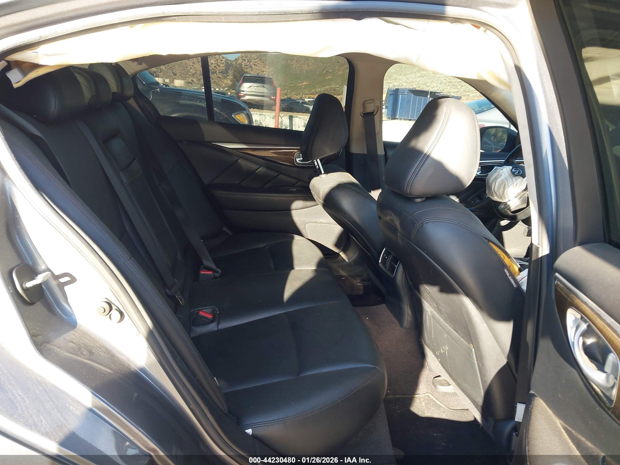 INFINITI Q50 image 8
