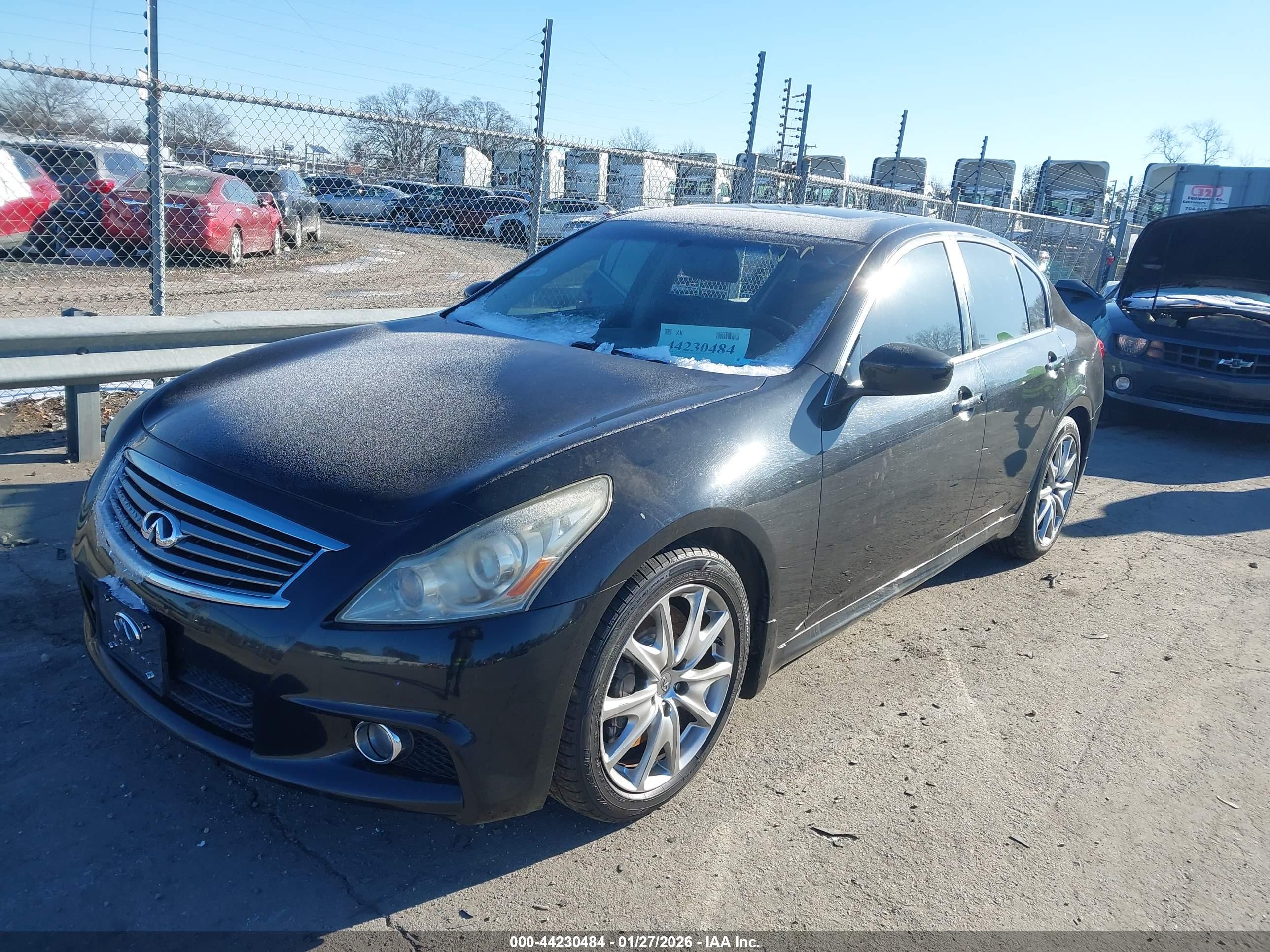 INFINITI G37 image 2