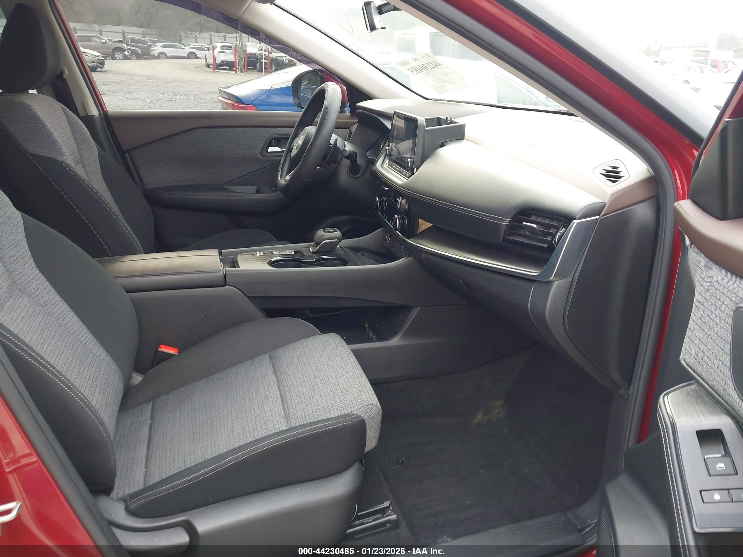 NISSAN ROGUE image 5