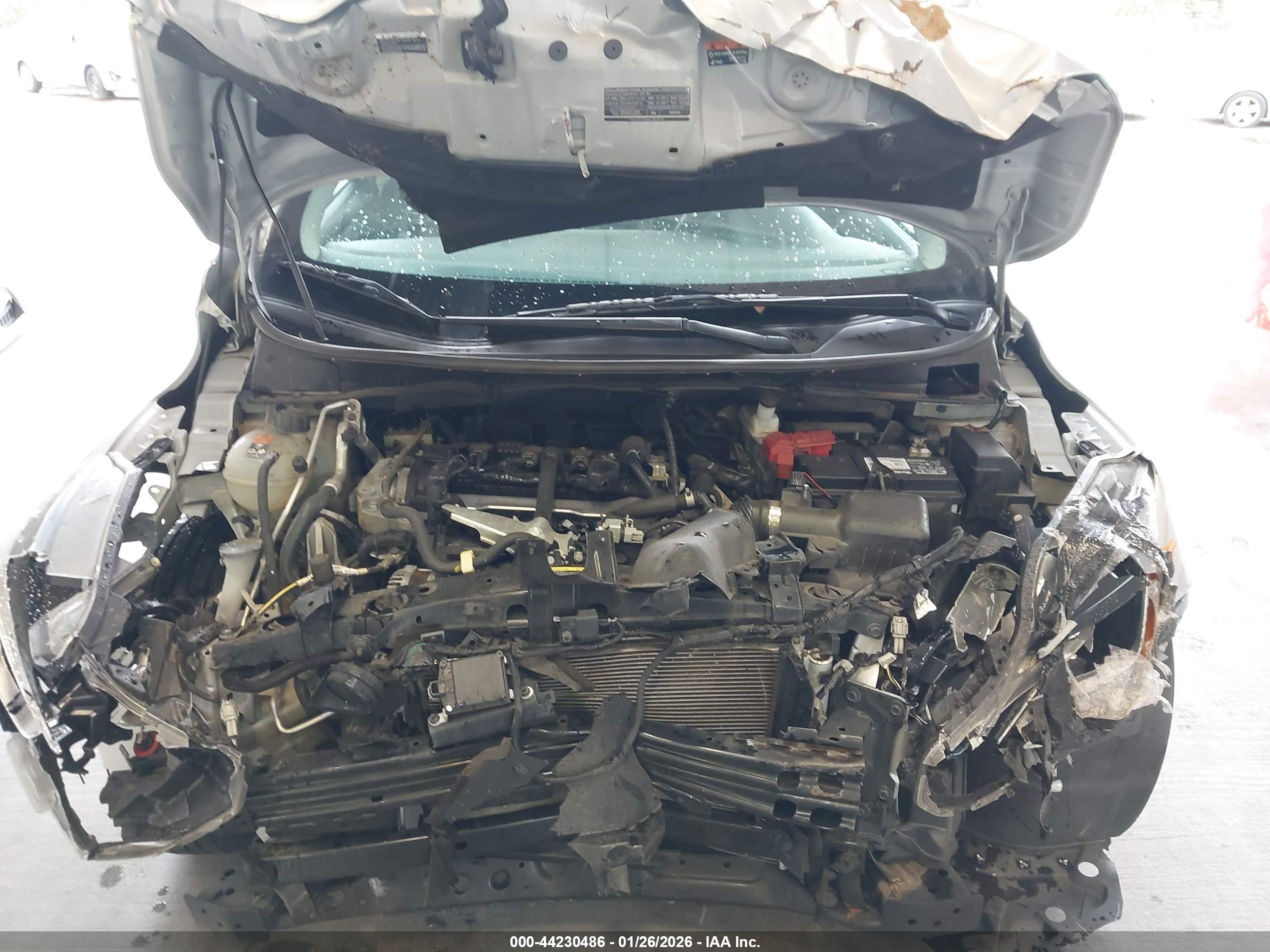 NISSAN VERSA image 10