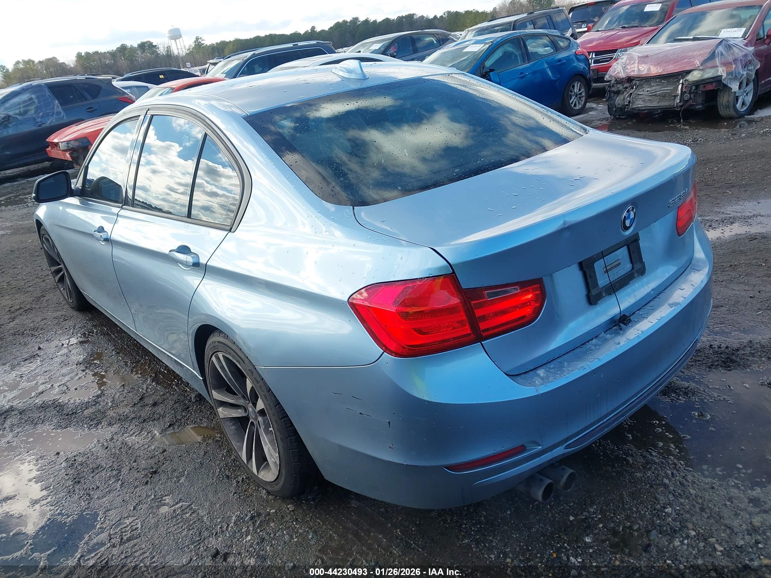 BMW 328I image 3