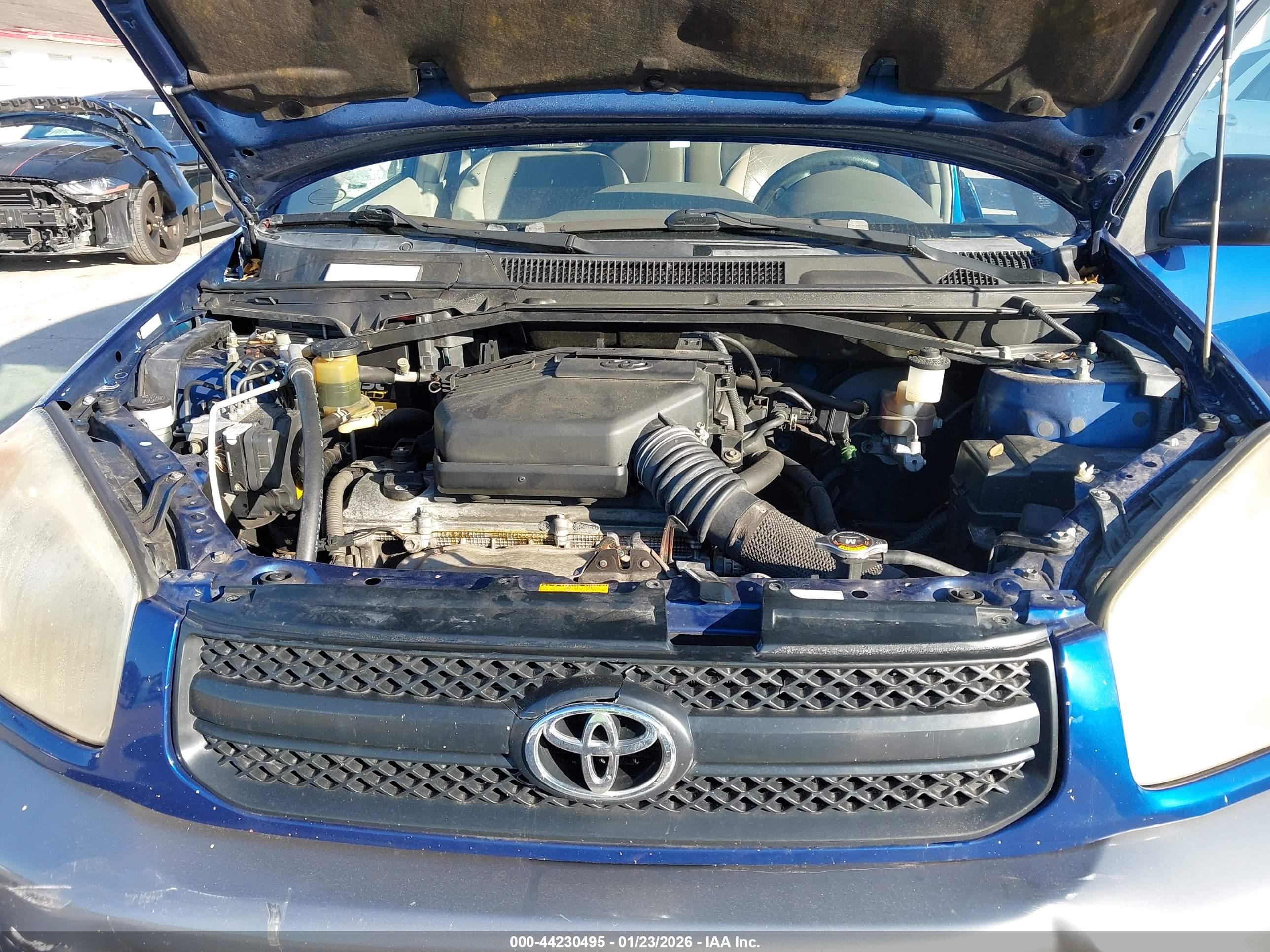 TOYOTA RAV4 image 10