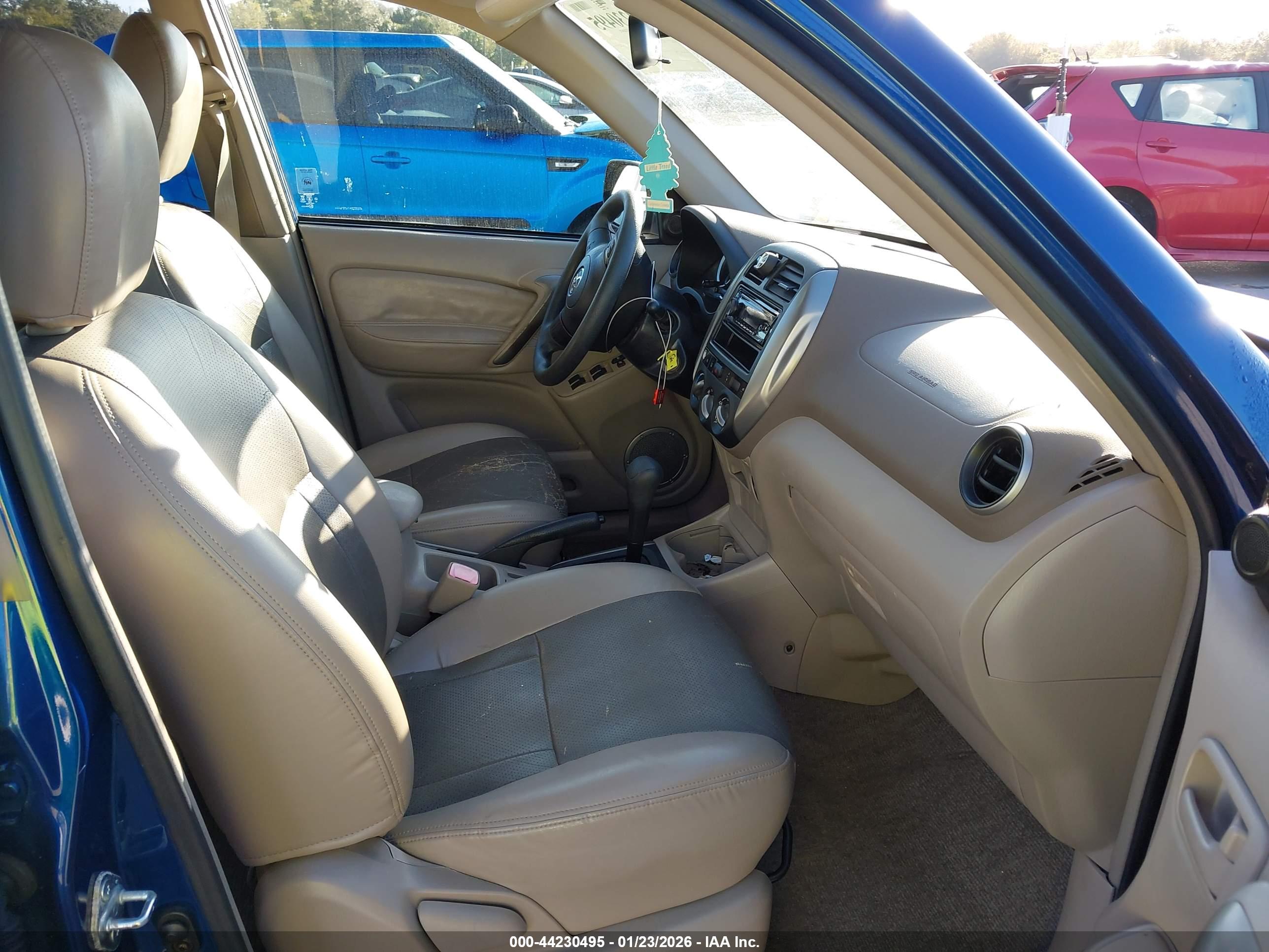 TOYOTA RAV4 image 5