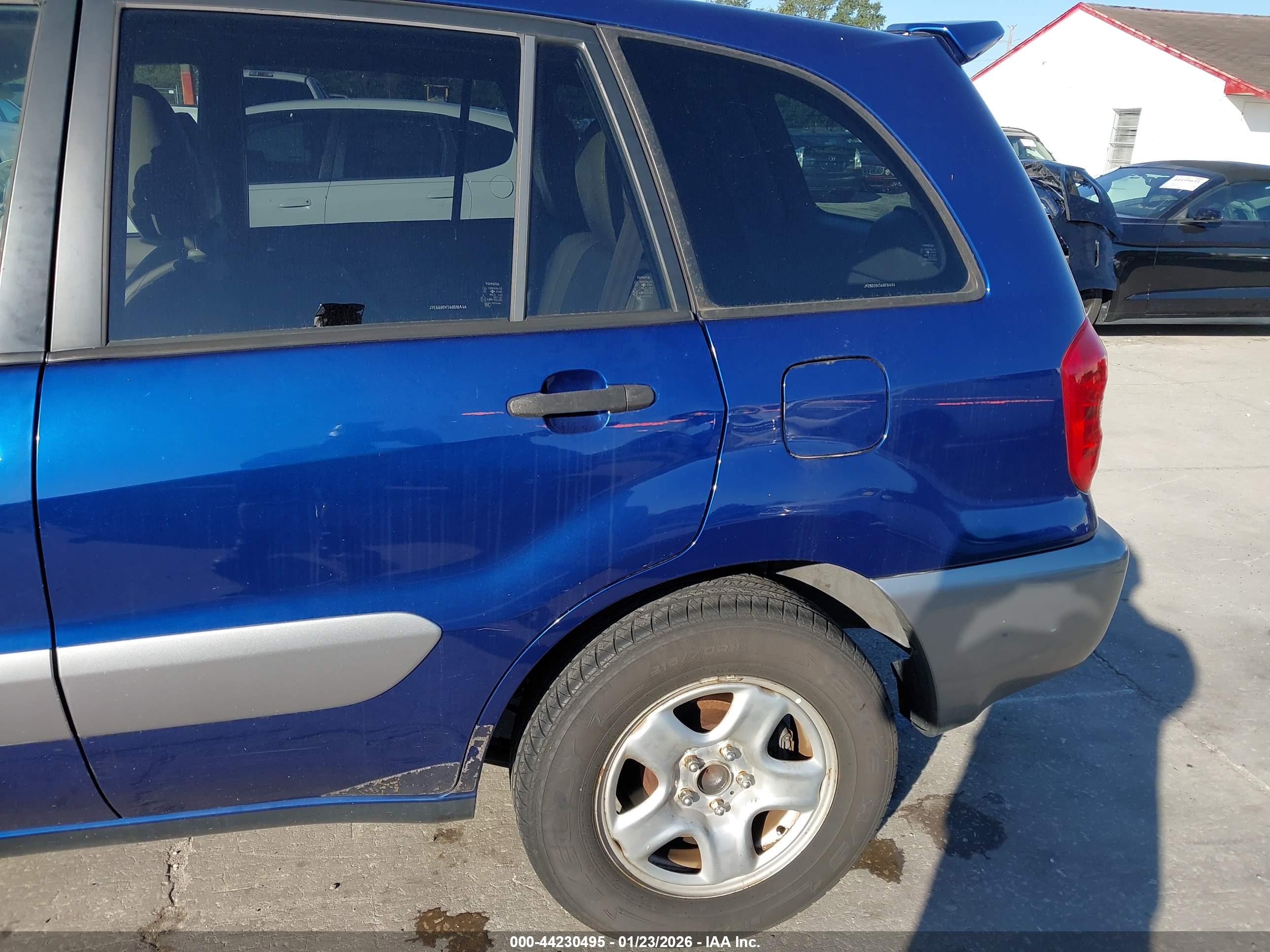 TOYOTA RAV4 image 6