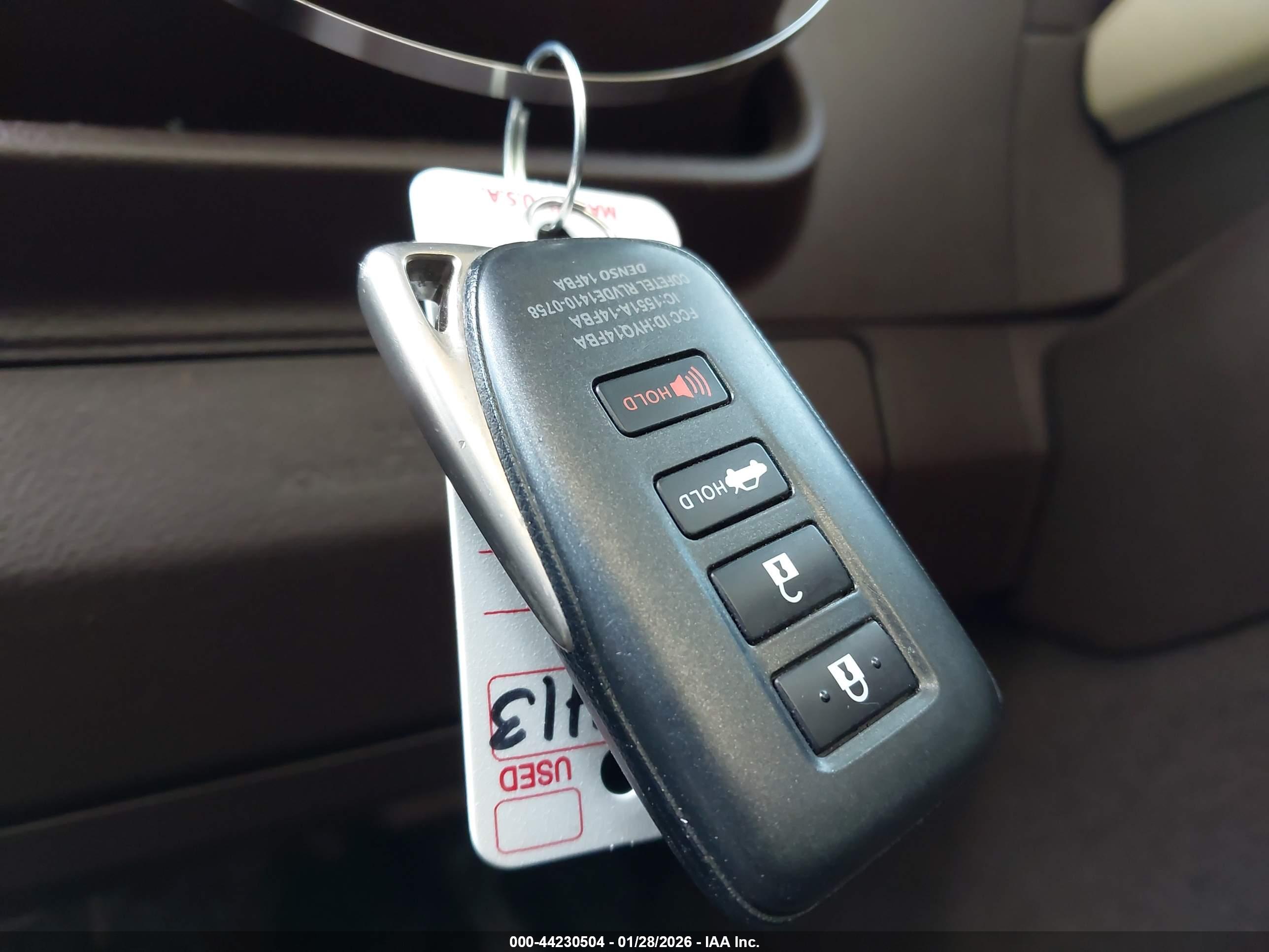 LEXUS ES image 11