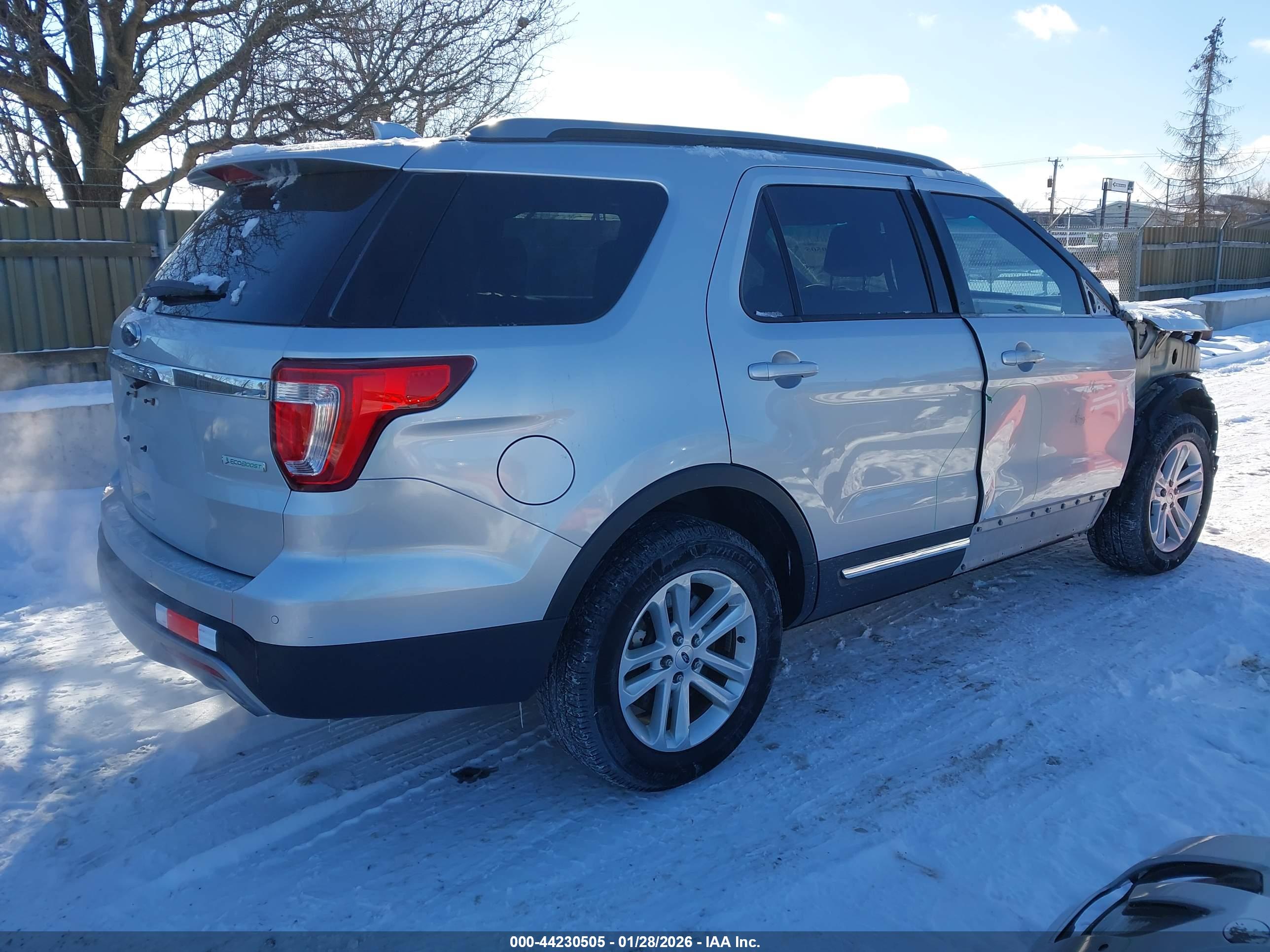 FORD EXPLORER image 4