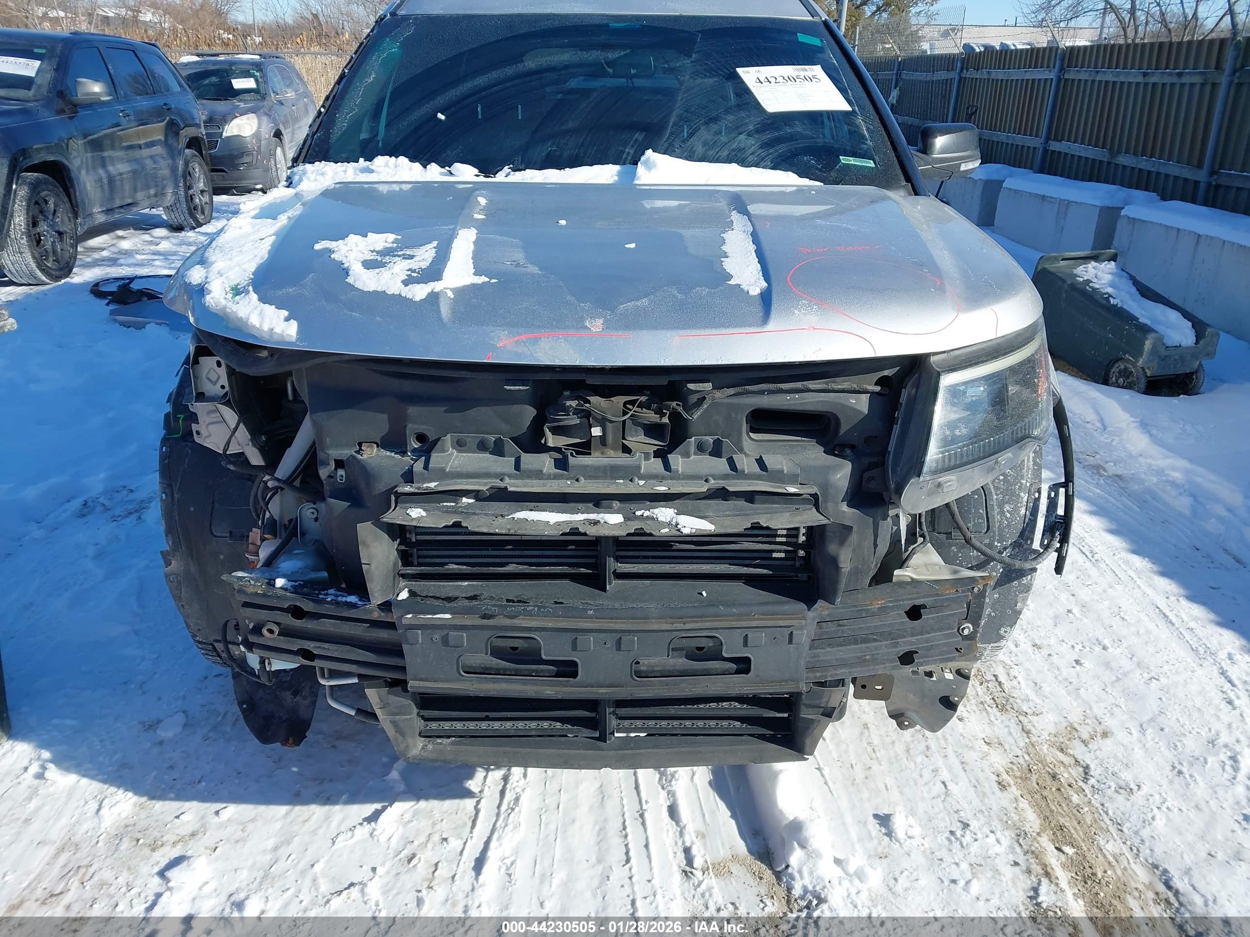 FORD EXPLORER image 6