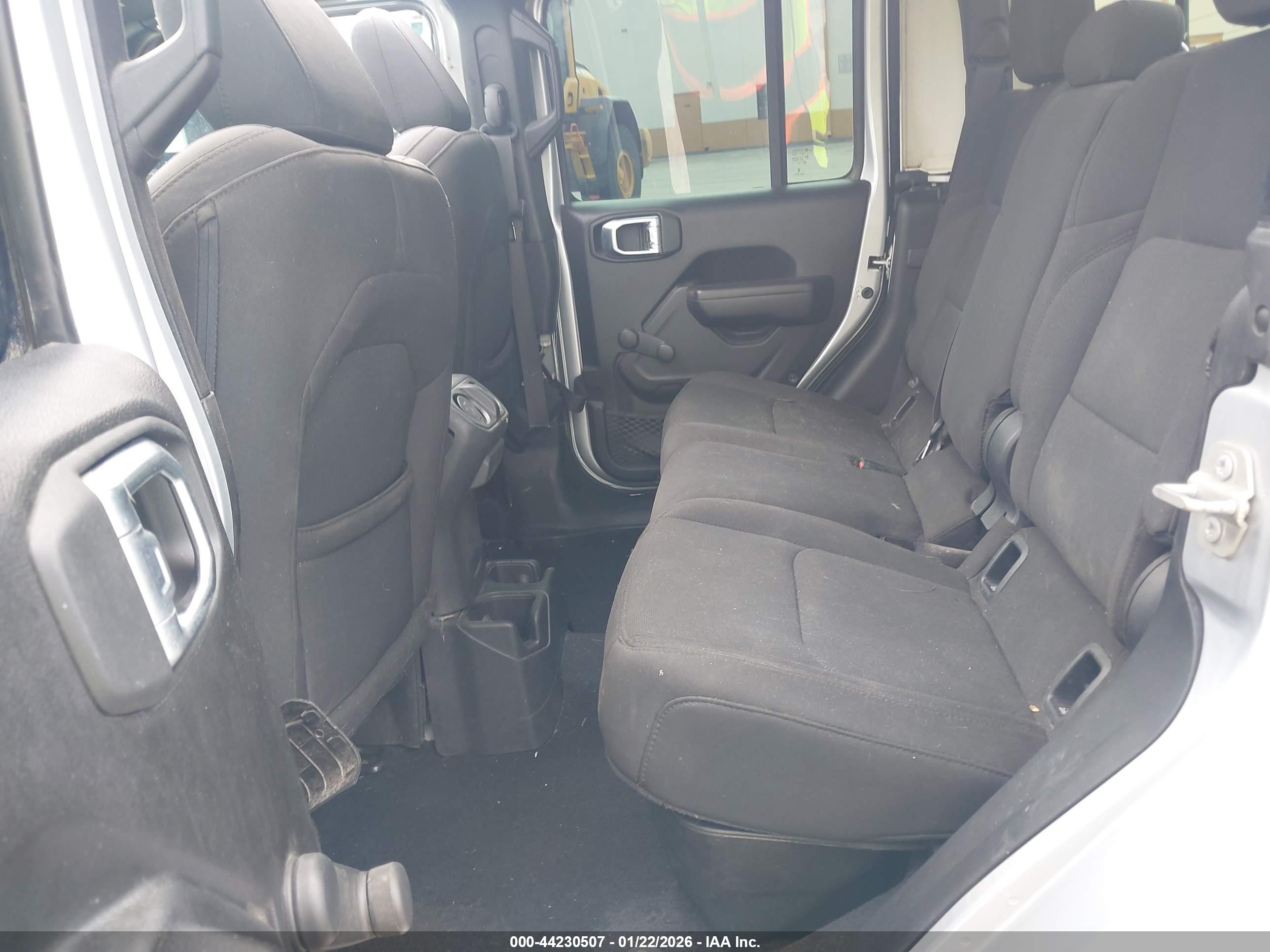 JEEP GLADIATOR image 8