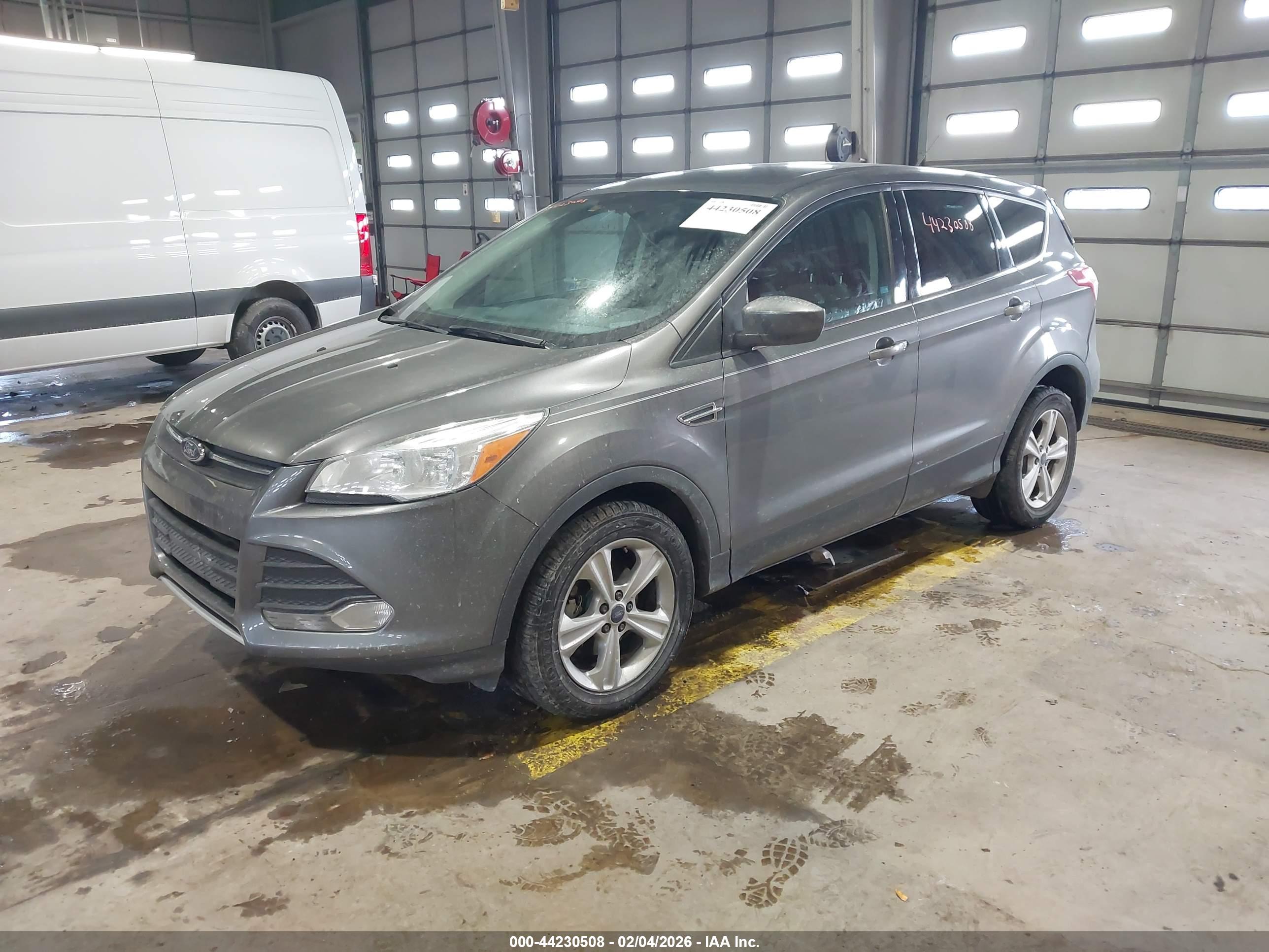 FORD ESCAPE image 2