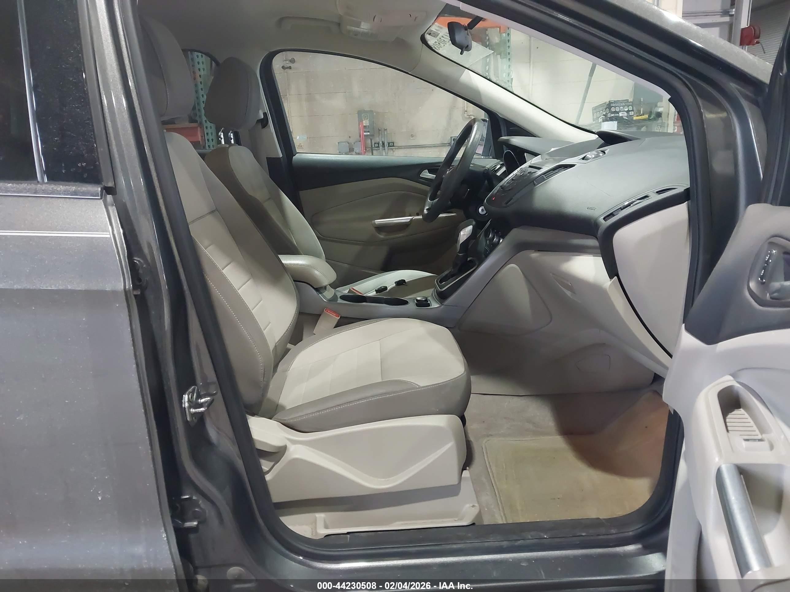 FORD ESCAPE image 5