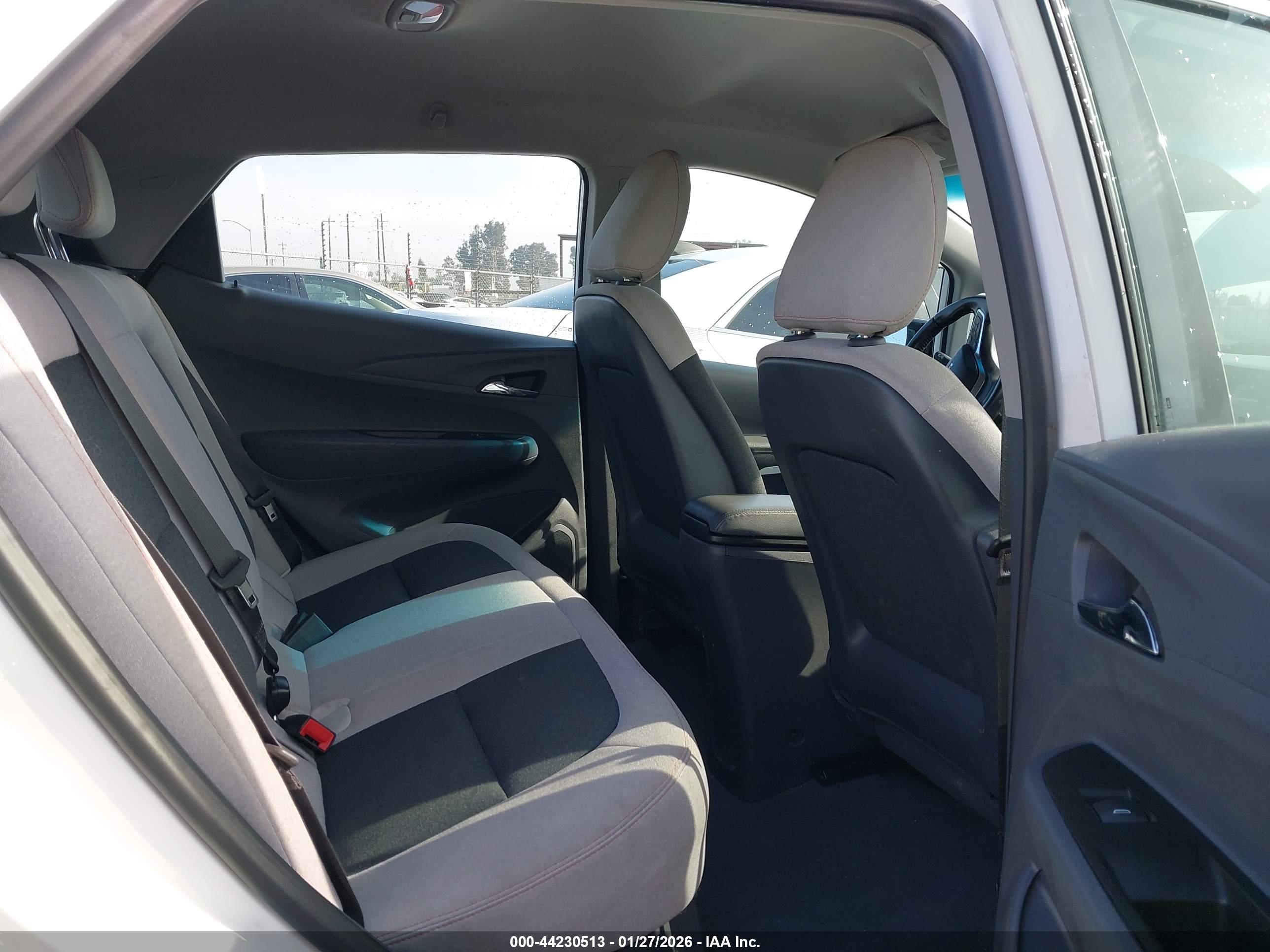 CHEVROLET BOLT image 8