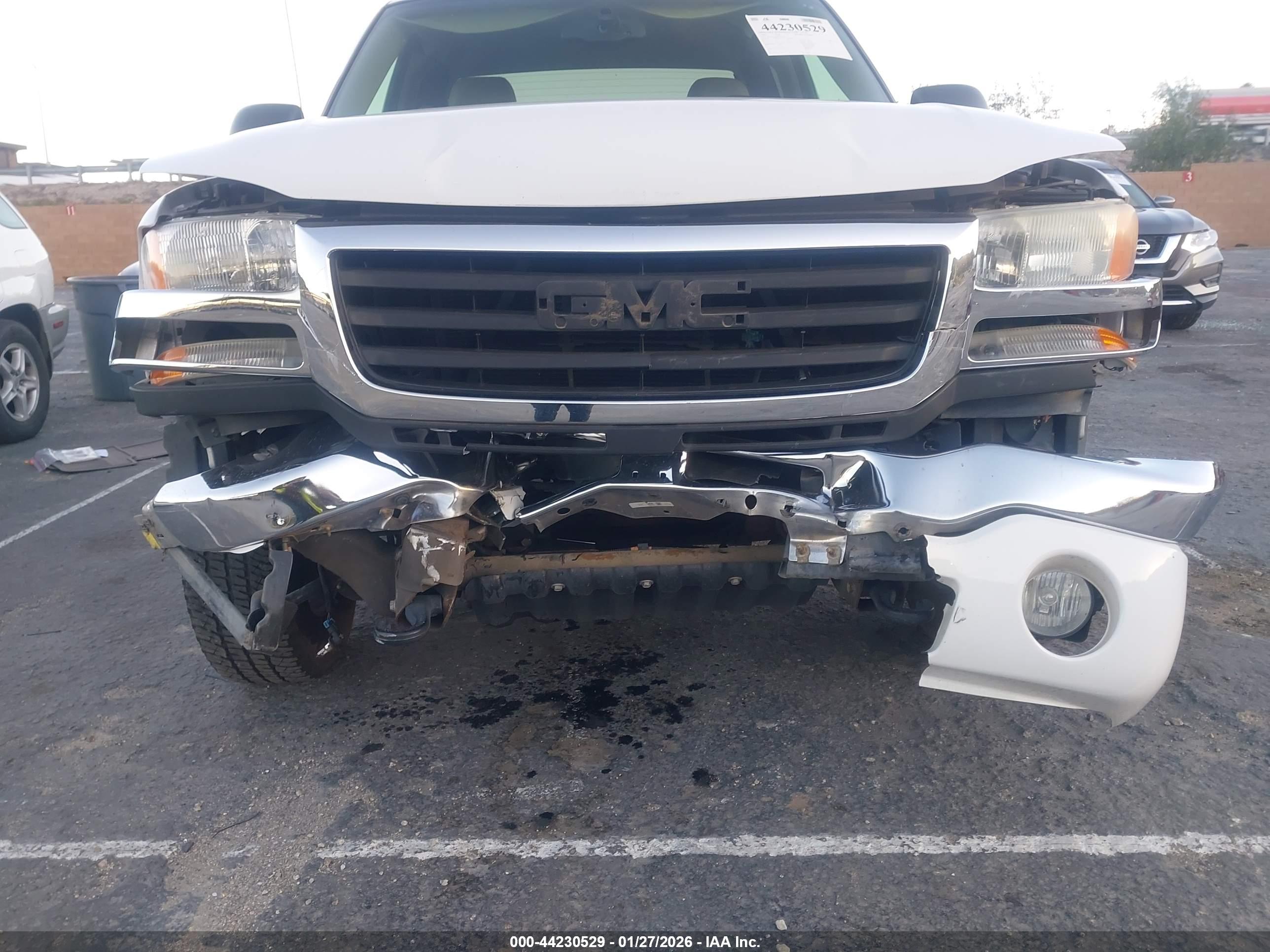 GMC SIERRA image 6