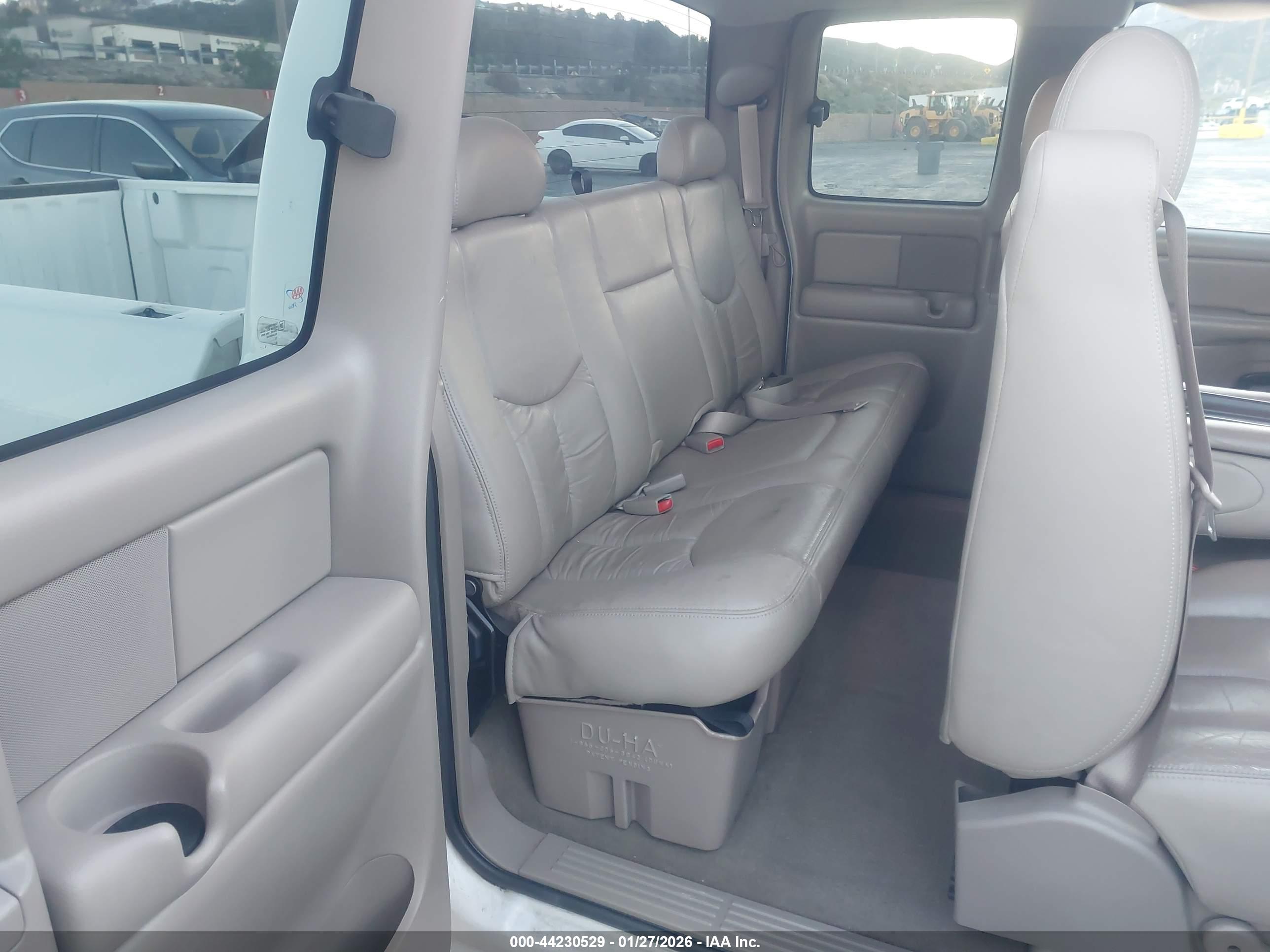 GMC SIERRA image 8