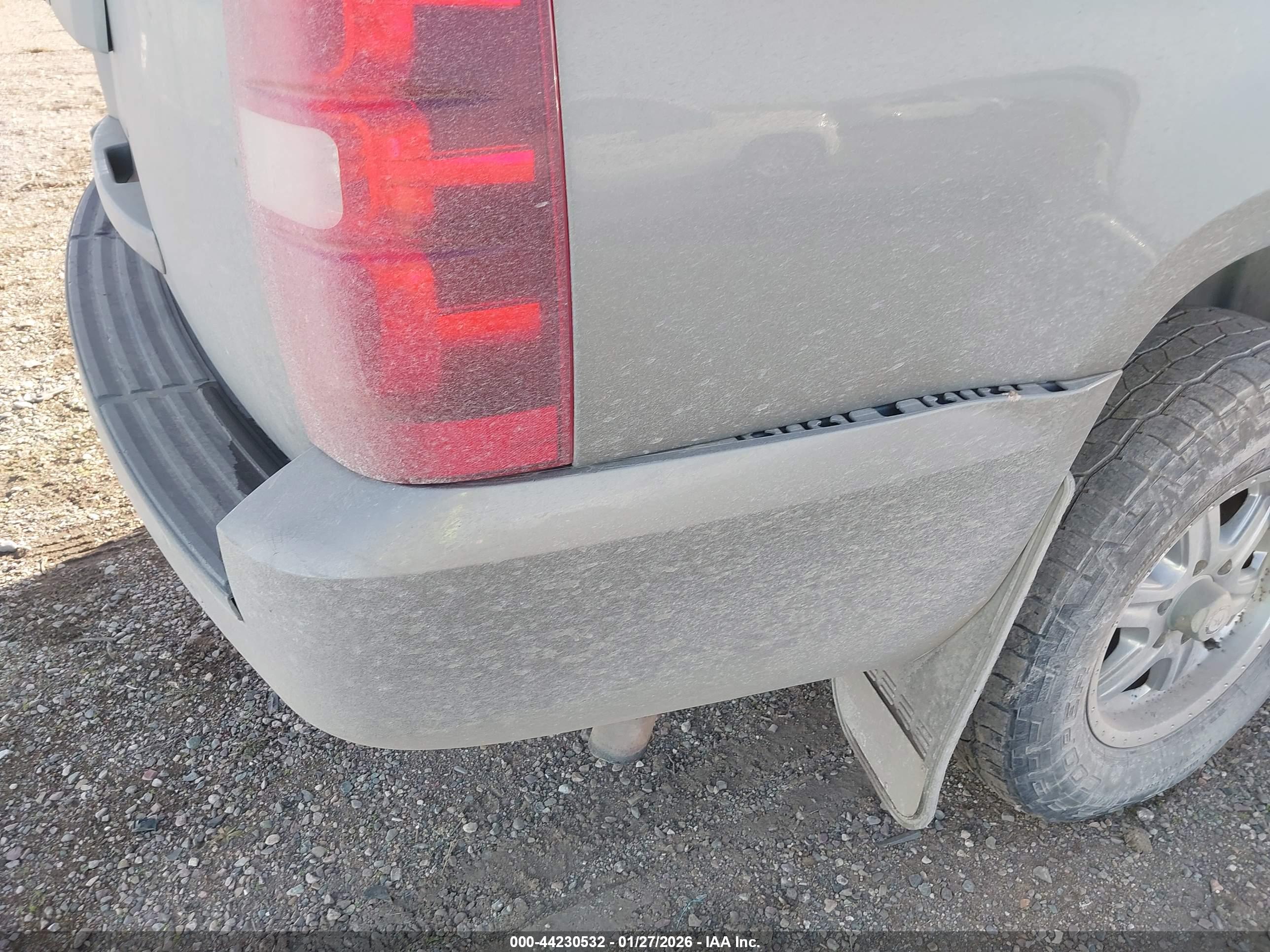 CHEVROLET SUBURBAN image 6
