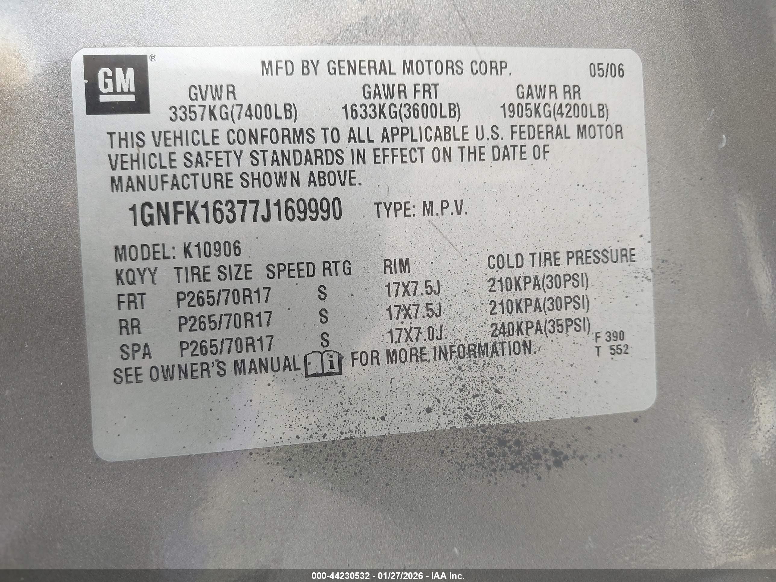 CHEVROLET SUBURBAN image 9
