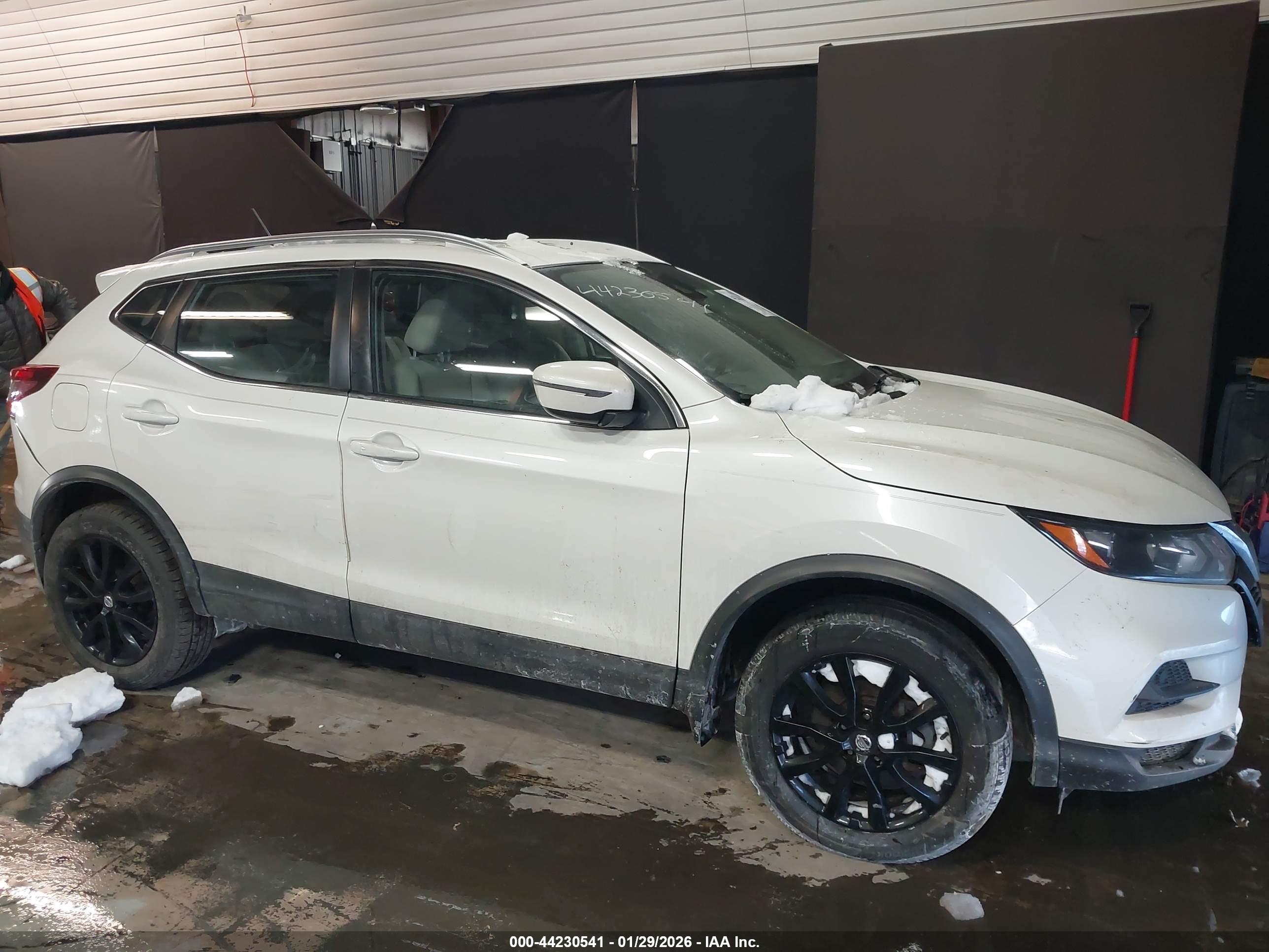 NISSAN ROGUE image 6
