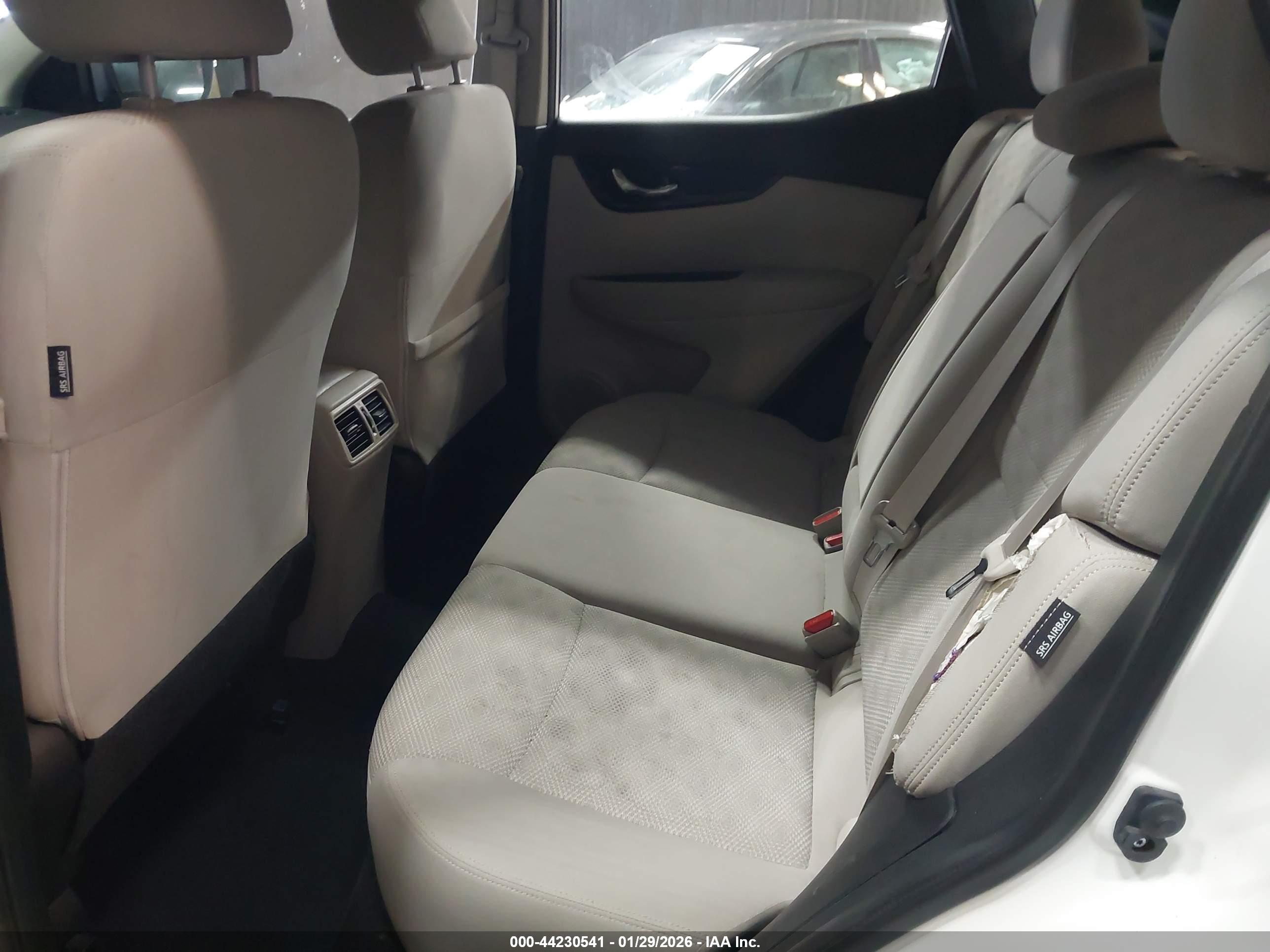 NISSAN ROGUE image 8