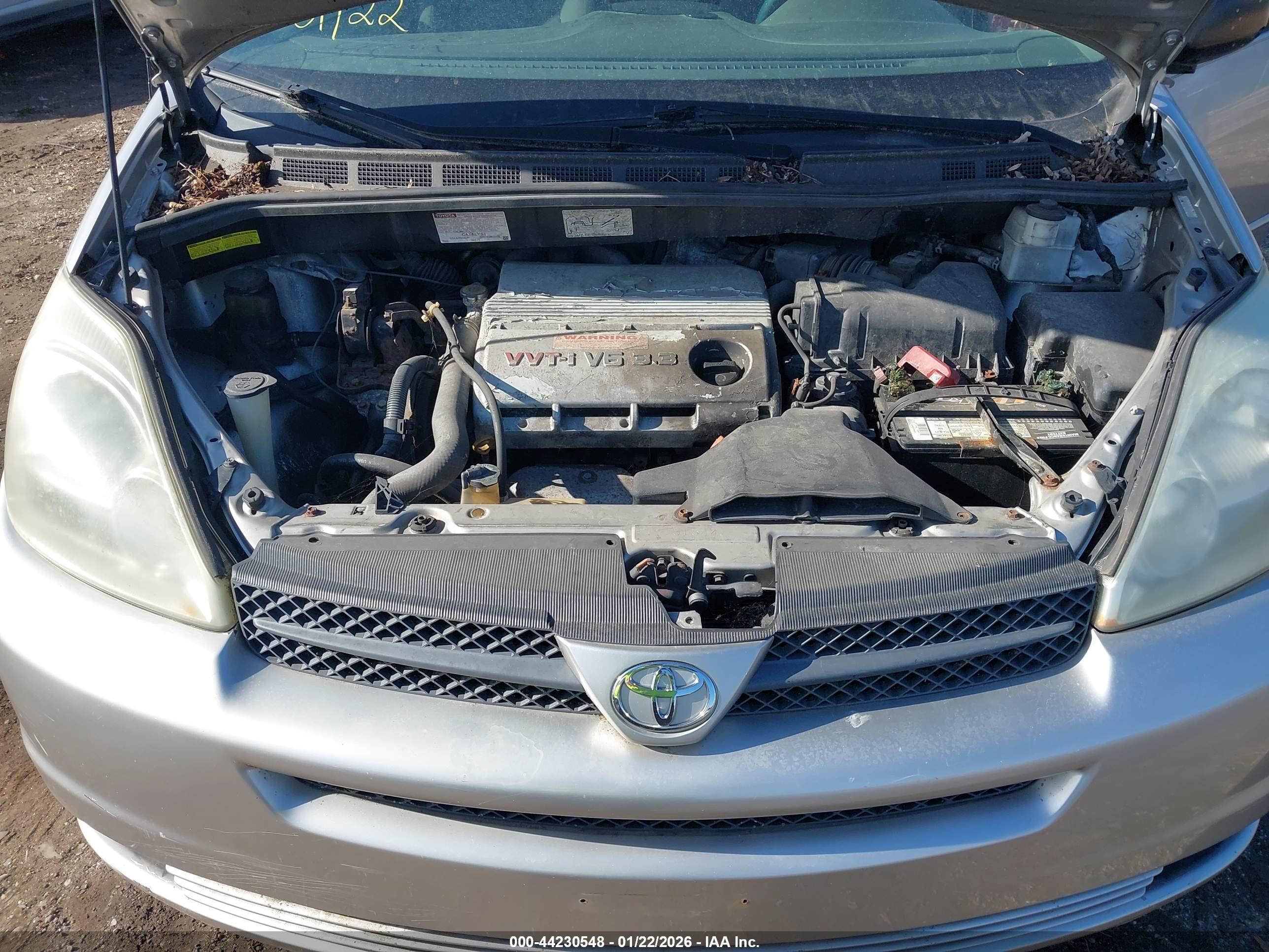TOYOTA SIENNA image 10