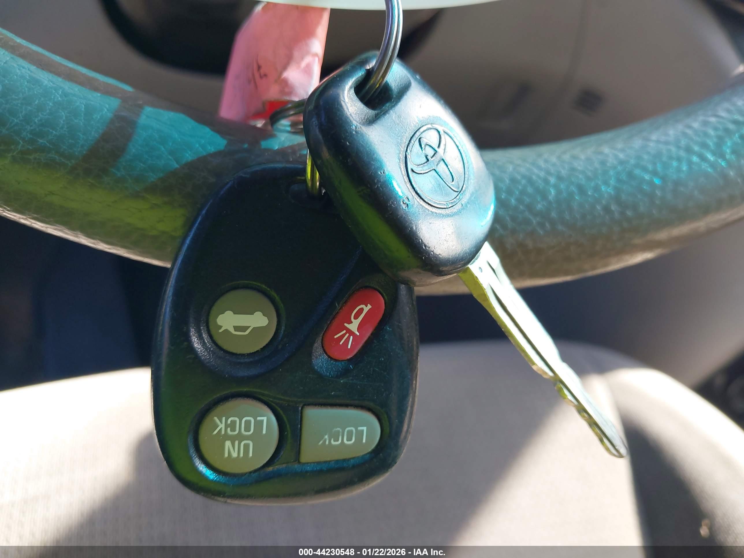 TOYOTA SIENNA image 11