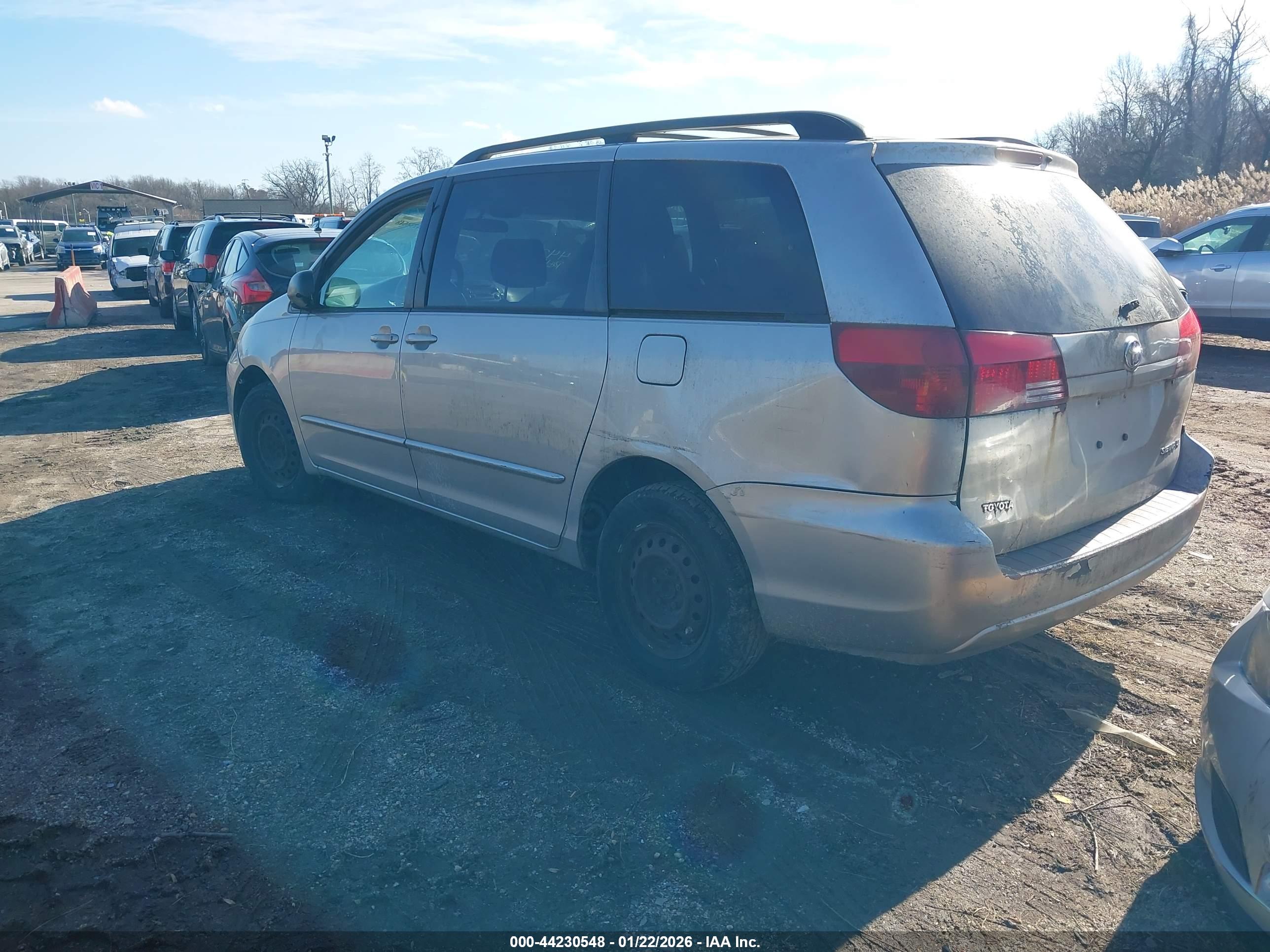 TOYOTA SIENNA image 3