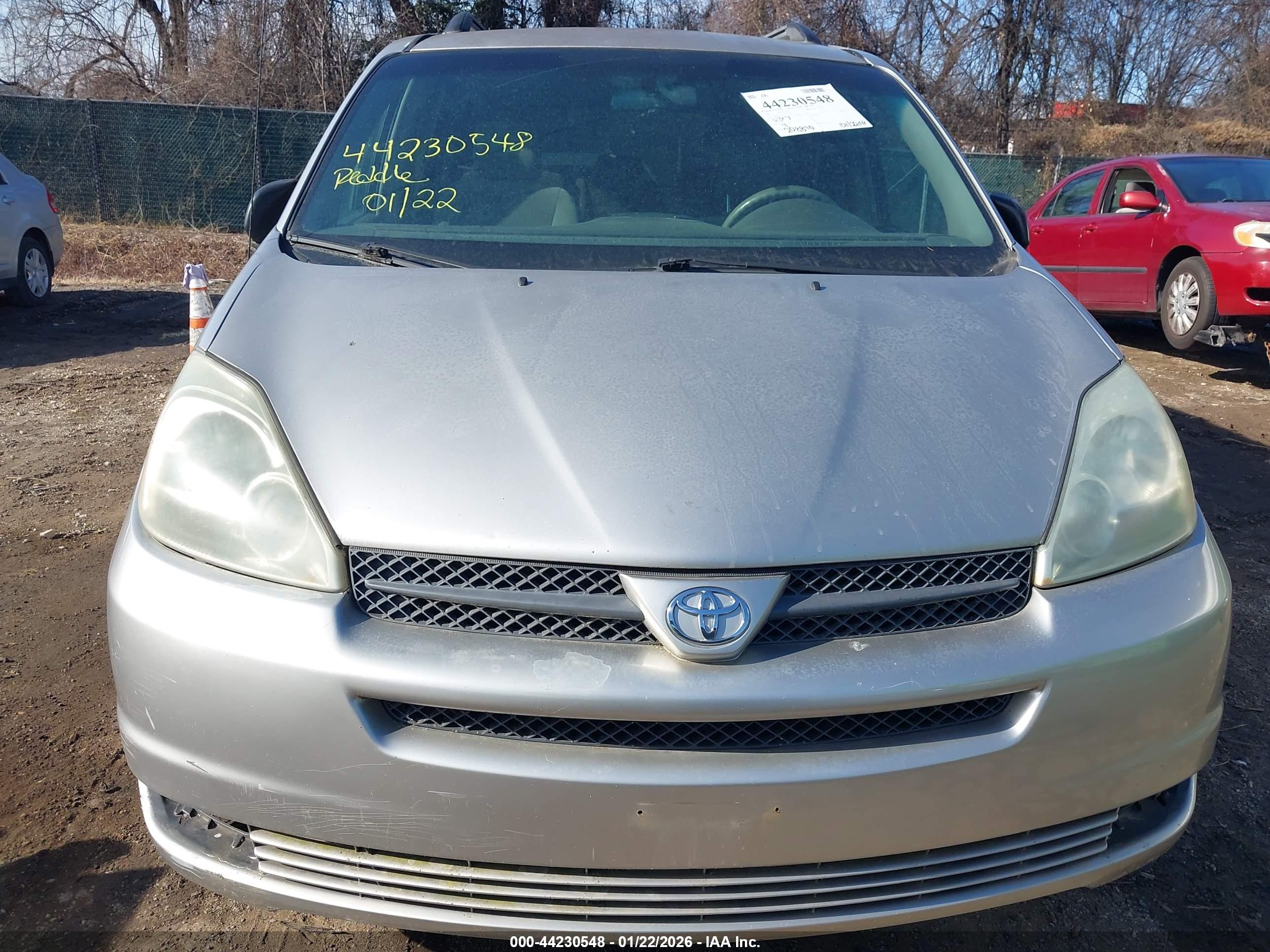 TOYOTA SIENNA image 6