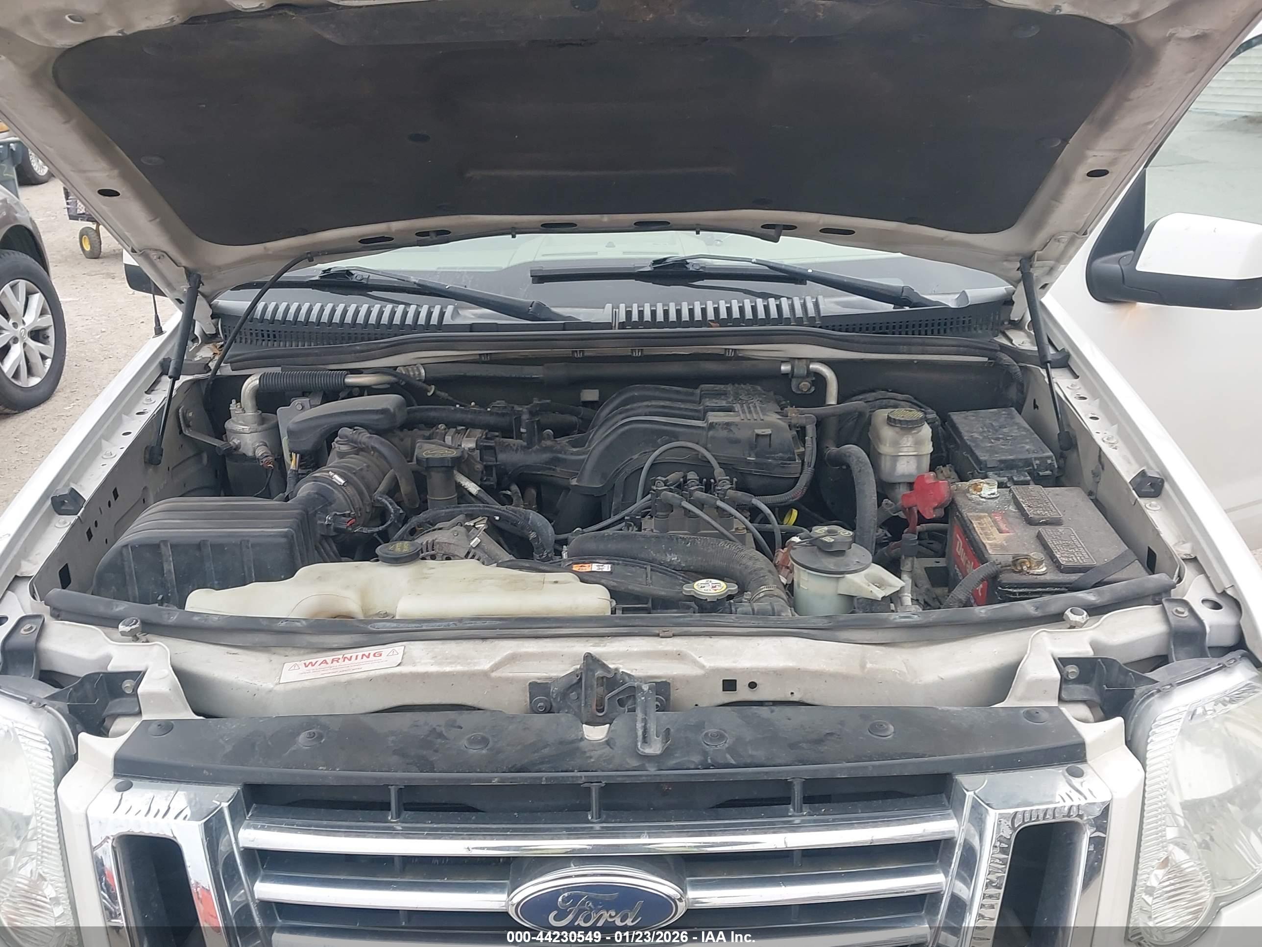 FORD EXPLORER image 10