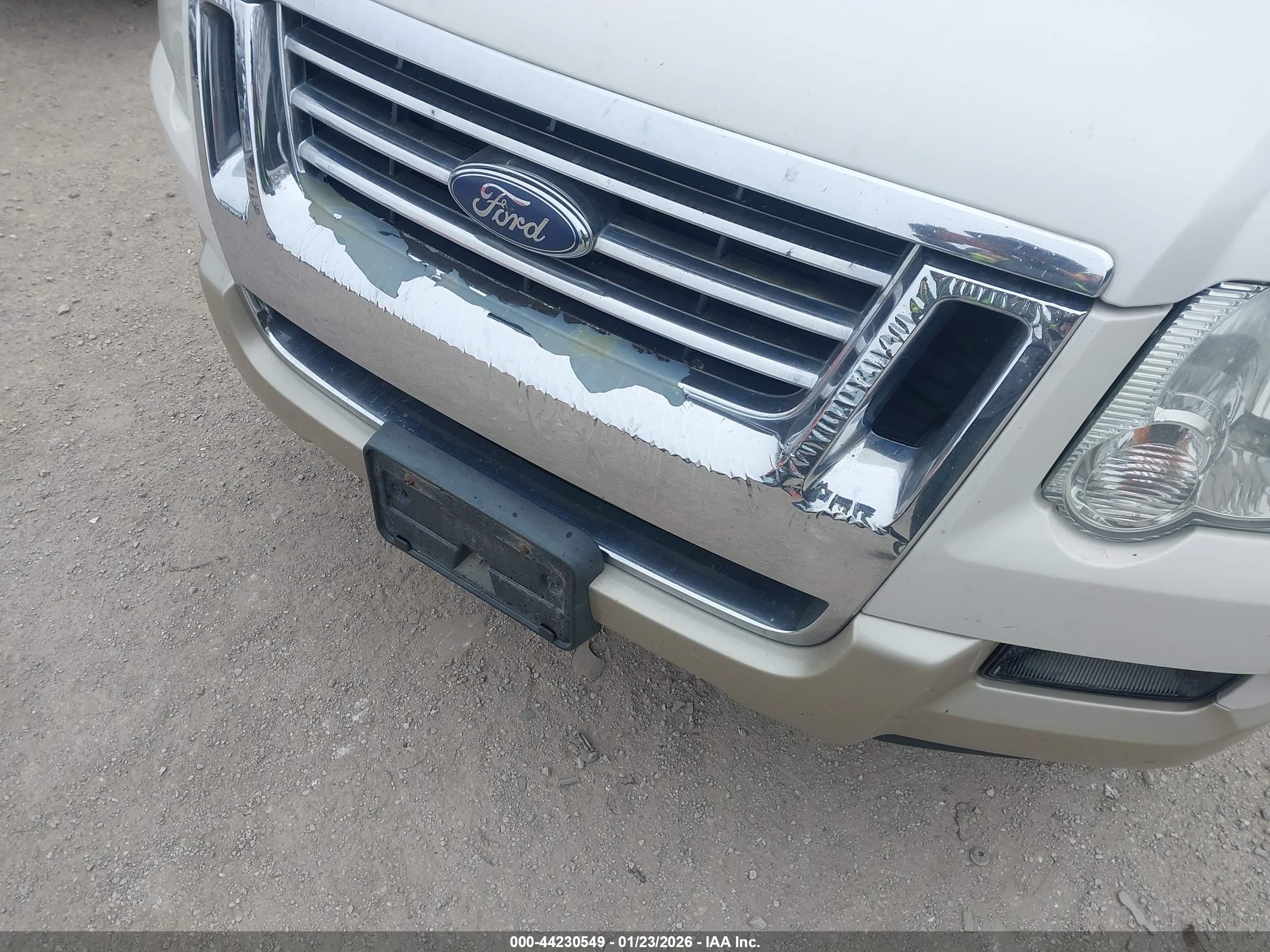 FORD EXPLORER image 6