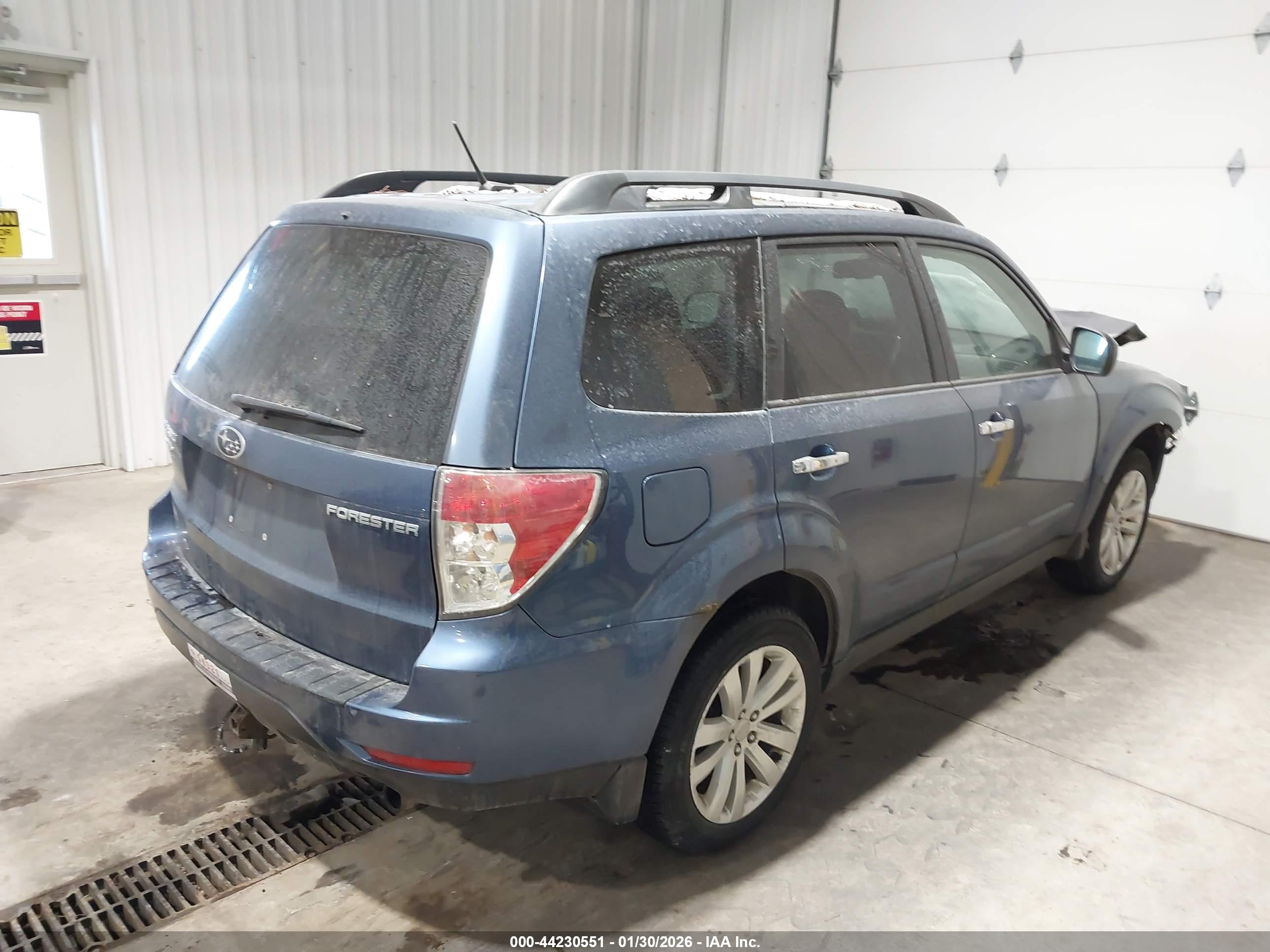 SUBARU FORESTER image 4