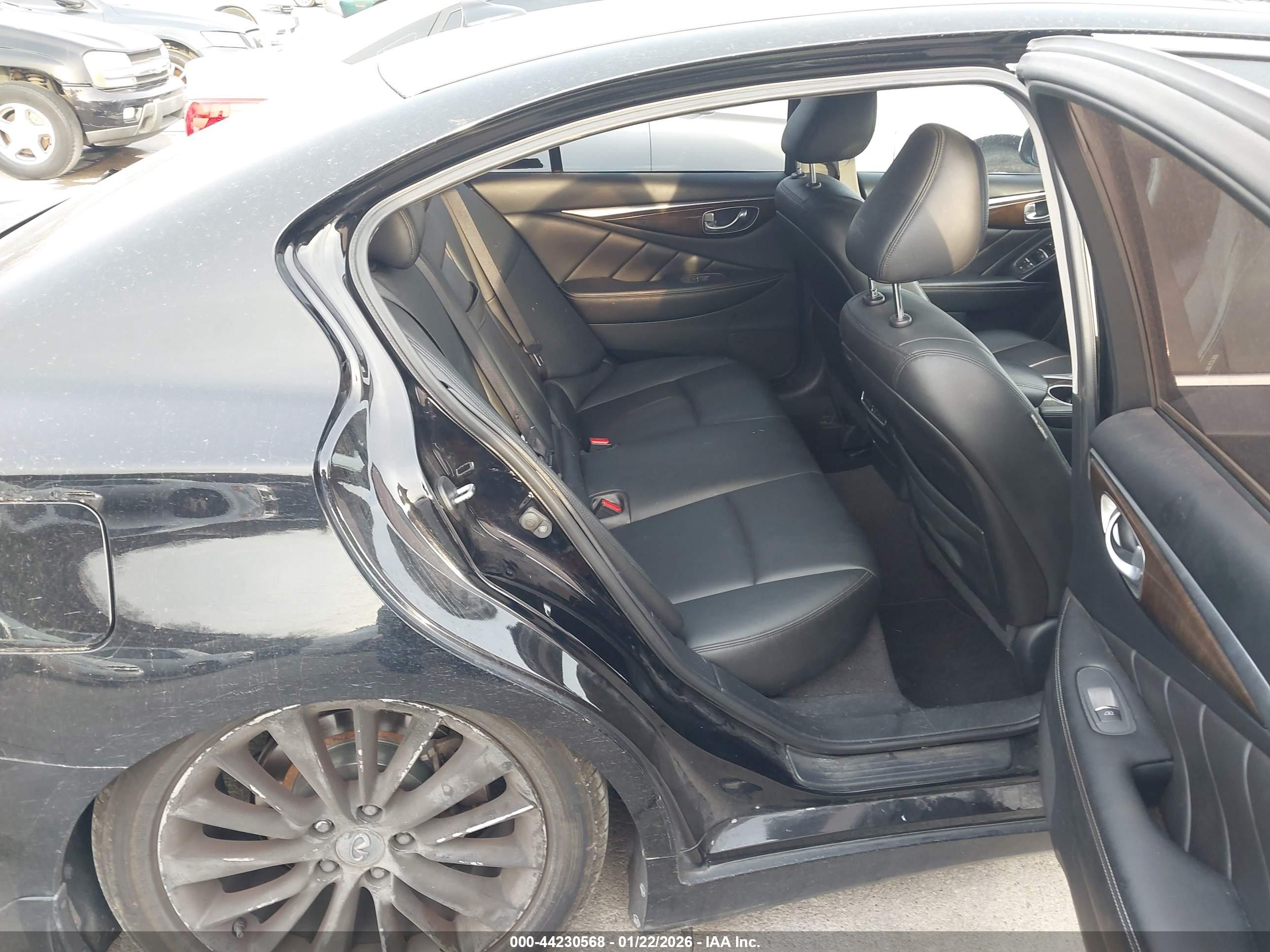 INFINITI Q50 image 8